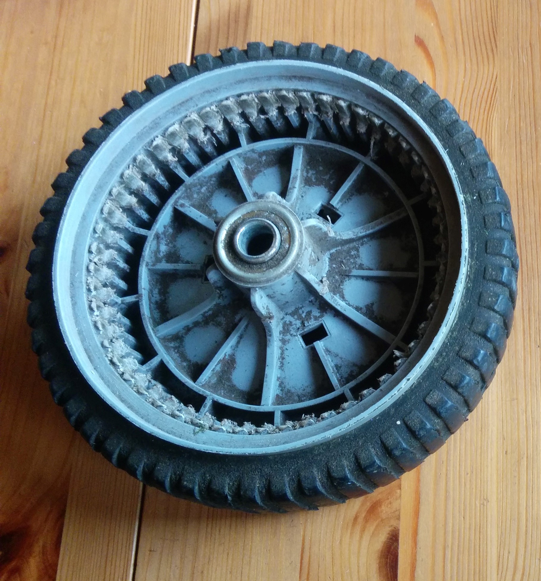 drive wheel for lawnmower
