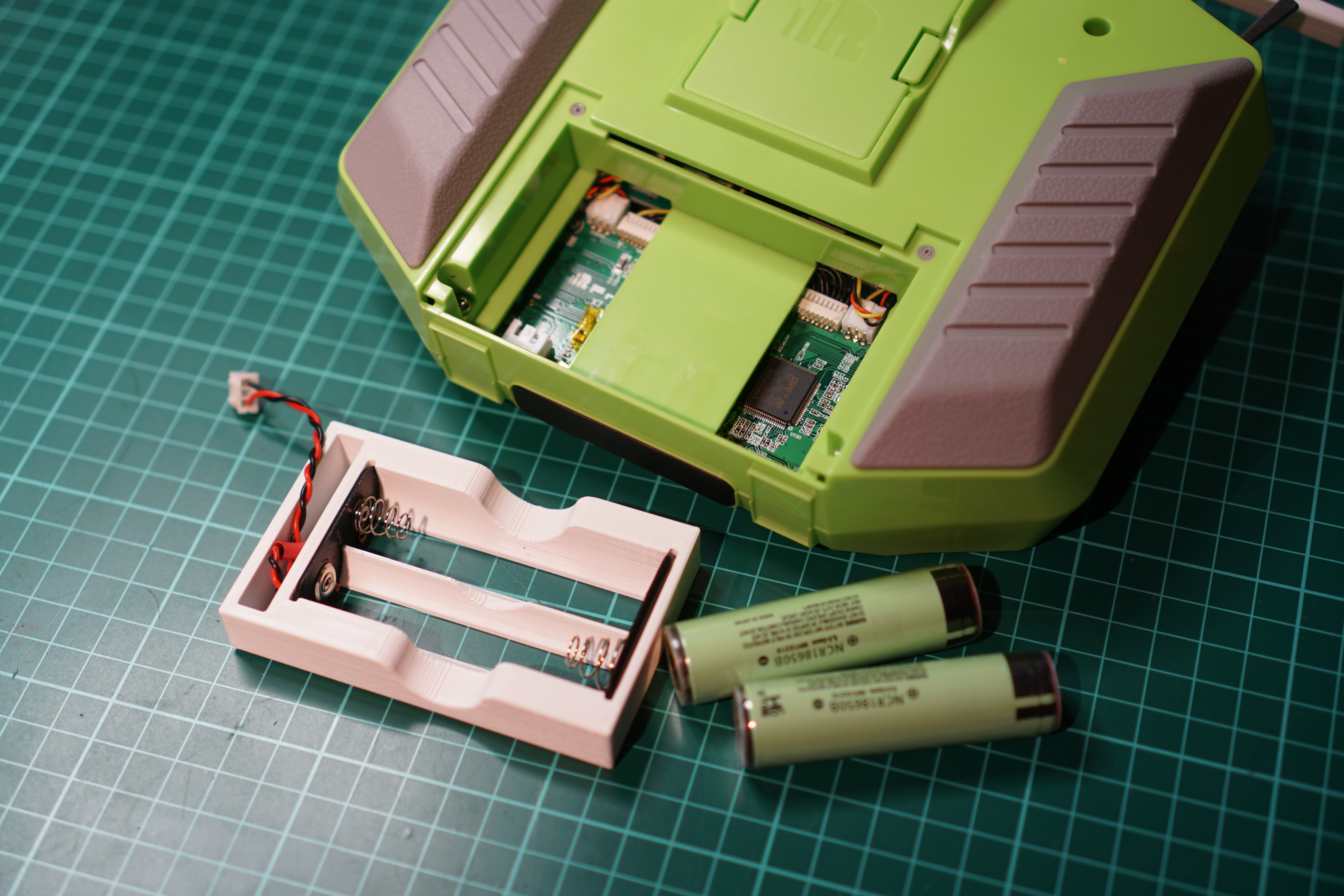 FrSky Taranis q x7 battery holder