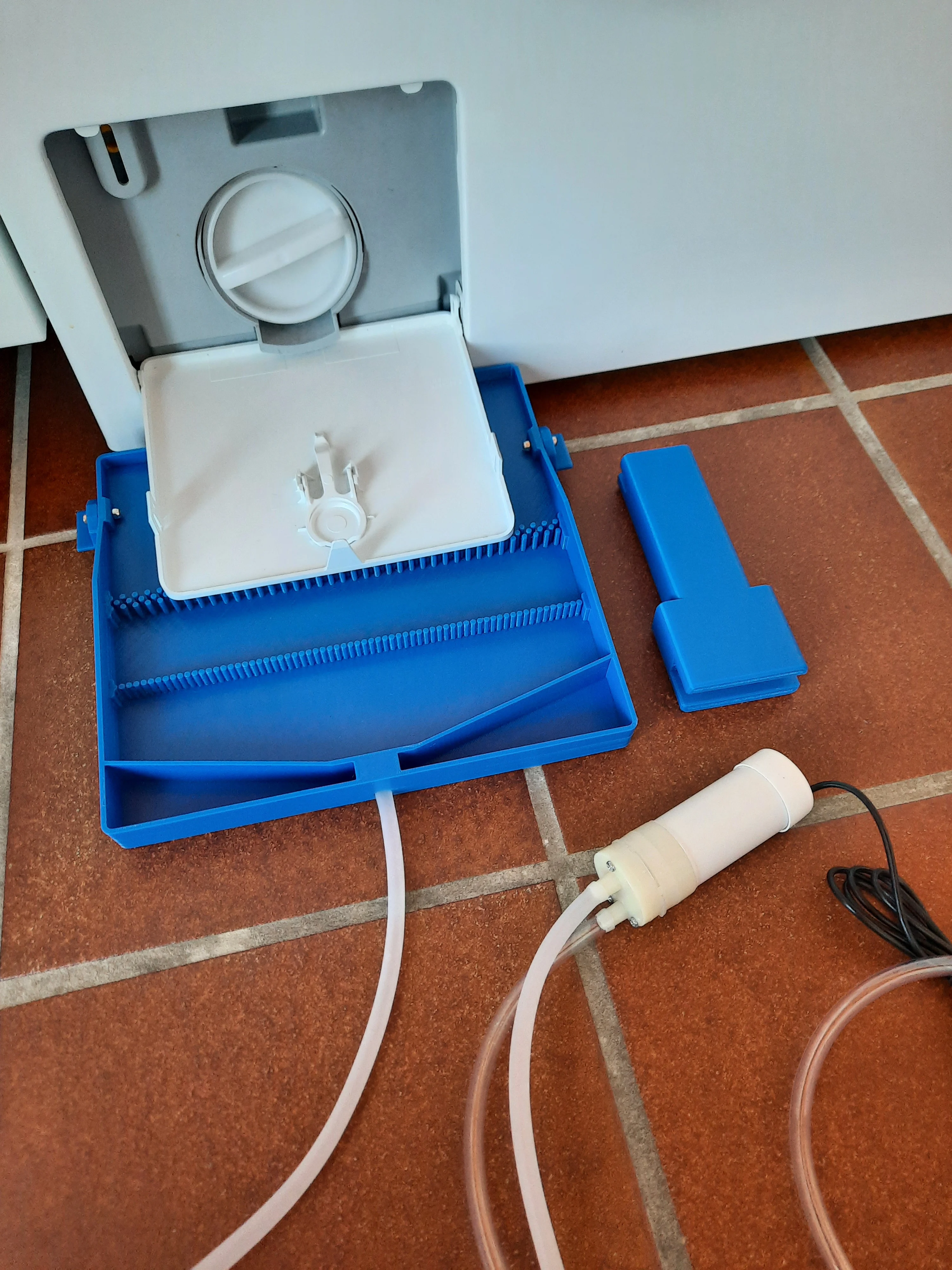 Washing machine lint filter pump suction pump water emptying emptyer / Waschmaschinen Flusensieb Pumpe Absaugpumpe Wasser Entleerung Entleerer