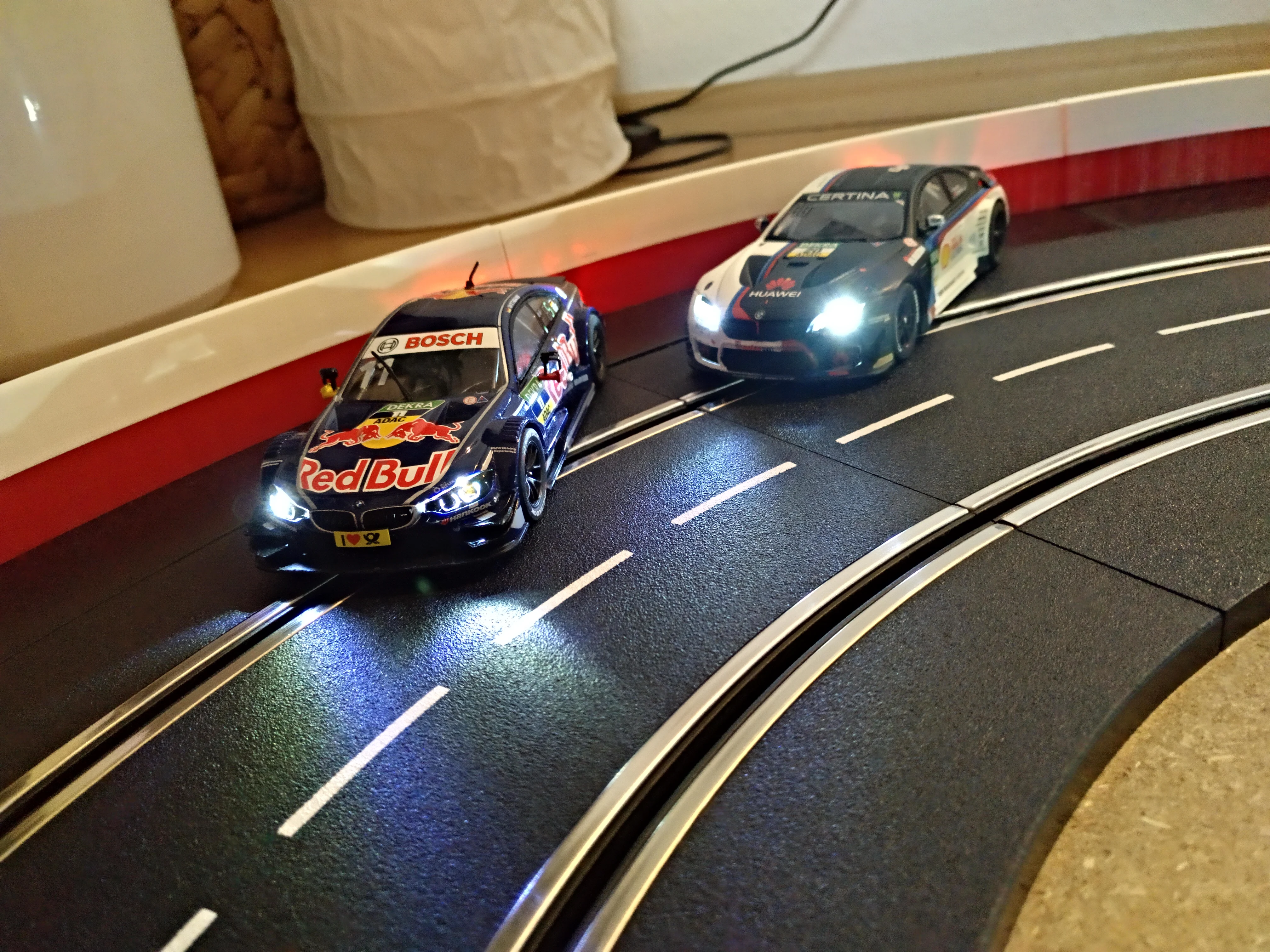 Carrera track safety zone / Sicherheitszone mit Bande