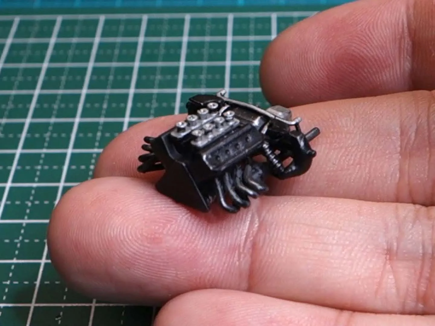 1/64 scale Ford DFV V8 engine