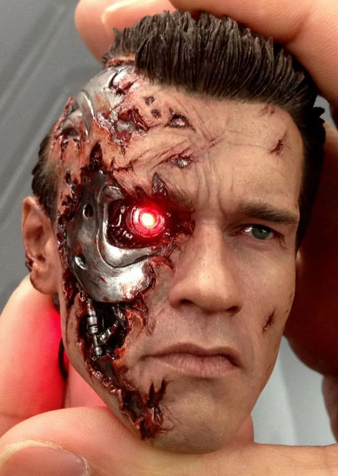 T2 TERMINATOR BATTLE DAMAGED BUST
