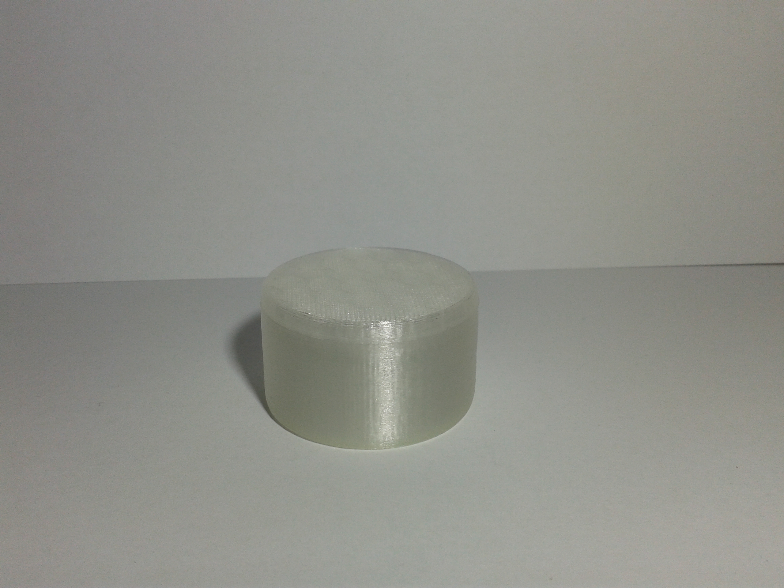 Small round box with thread