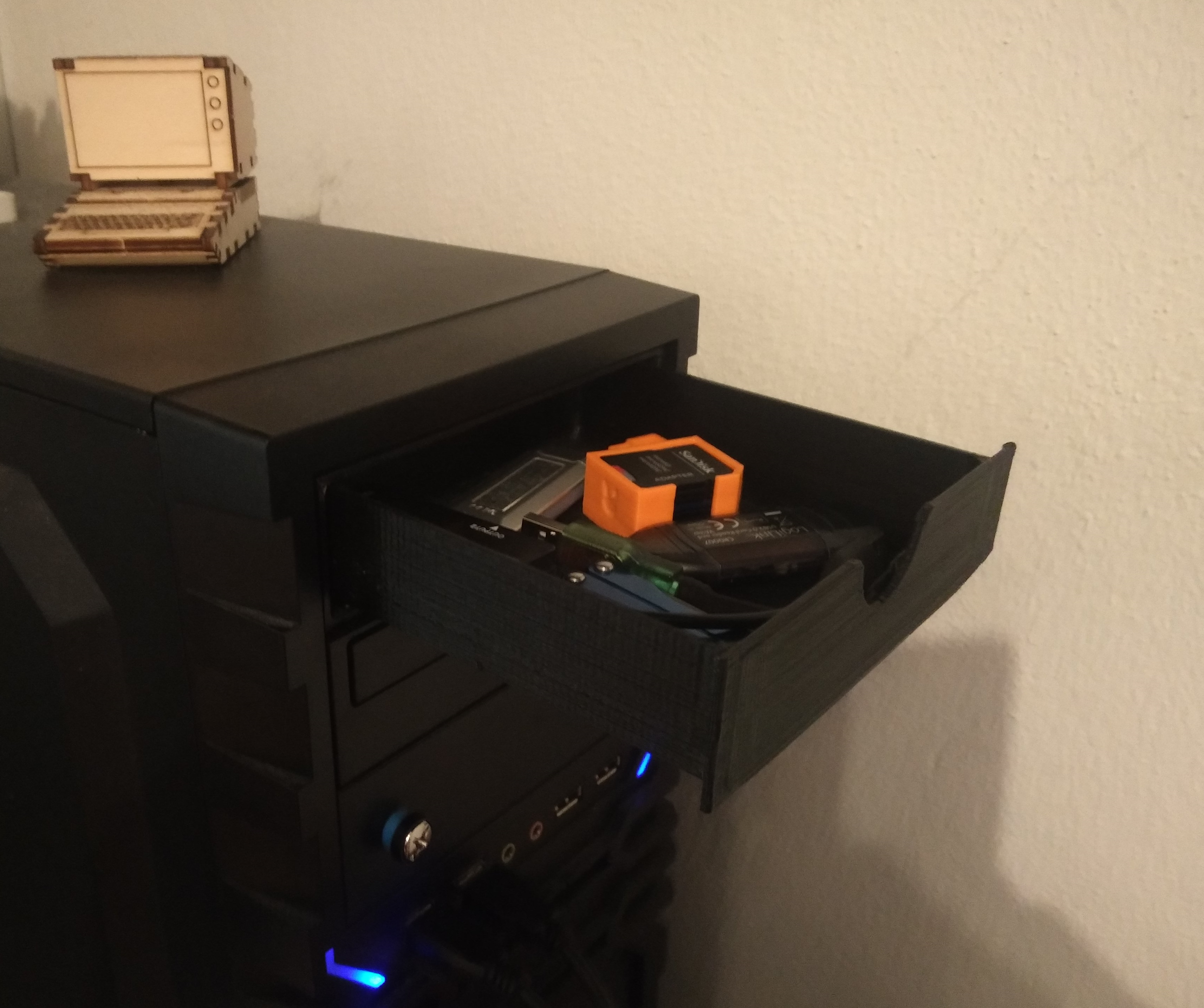 PC Bay Drawer