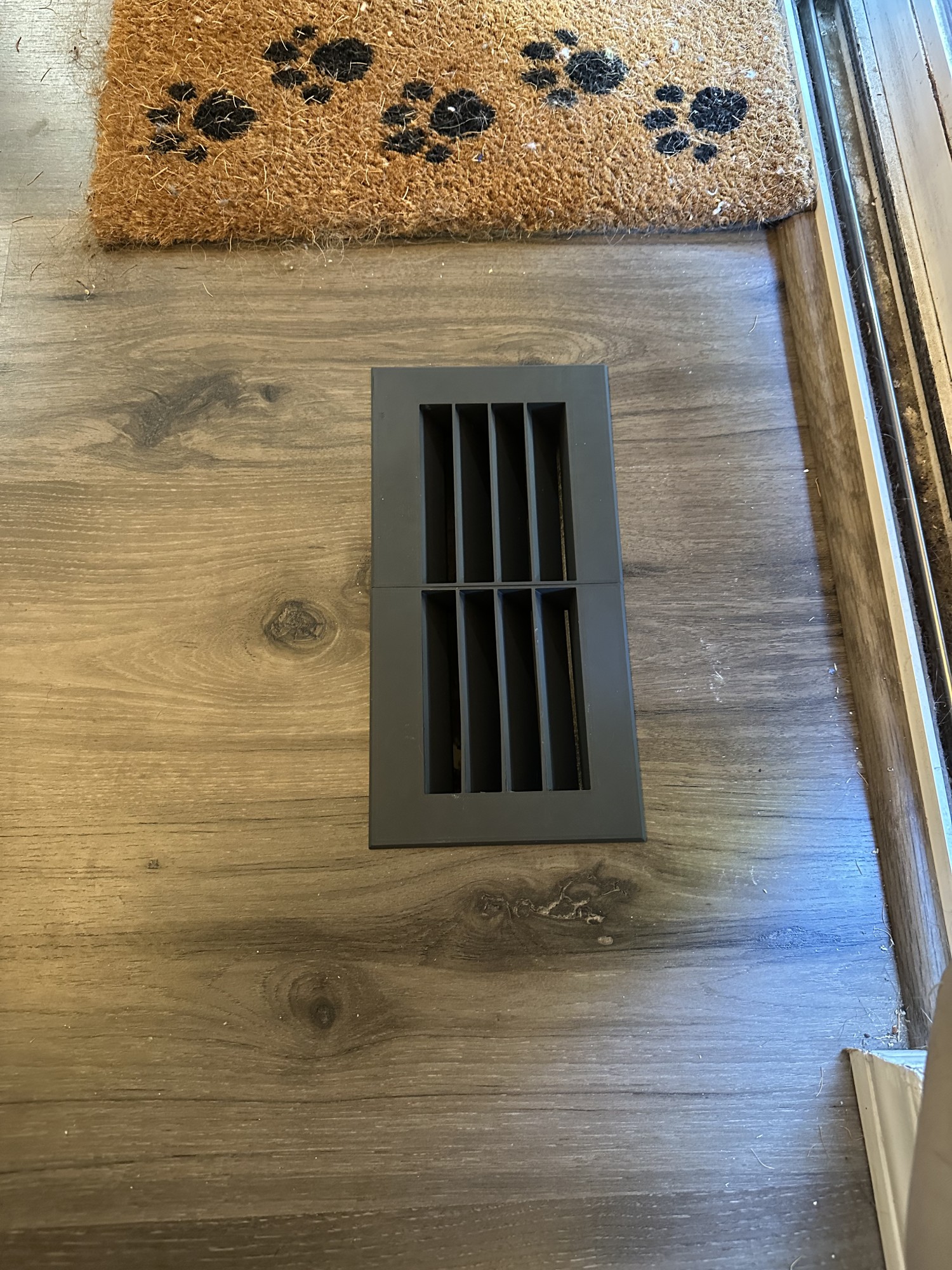 Inward Angled Floor Vent