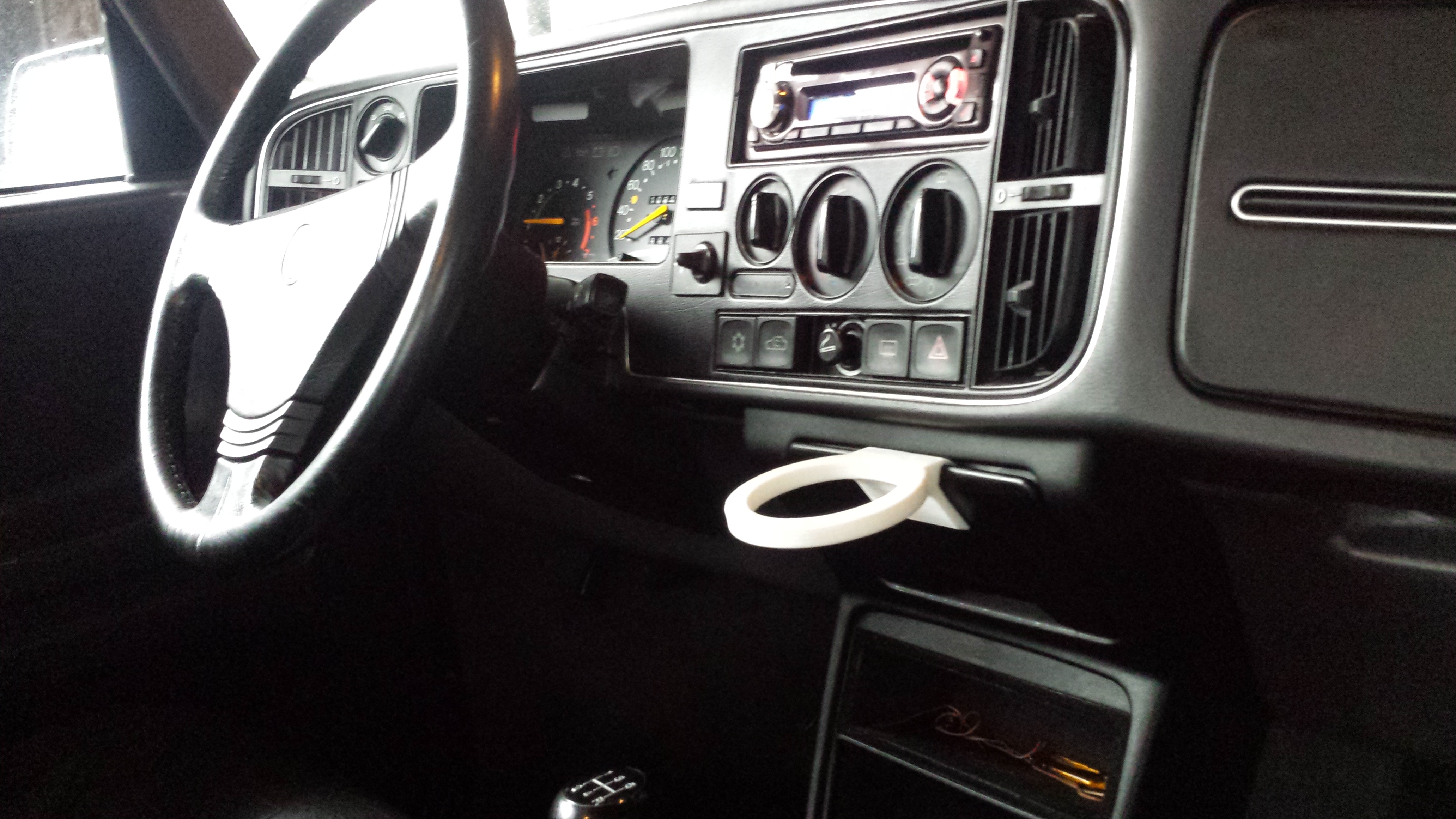 SAAB 900 Cup Holder