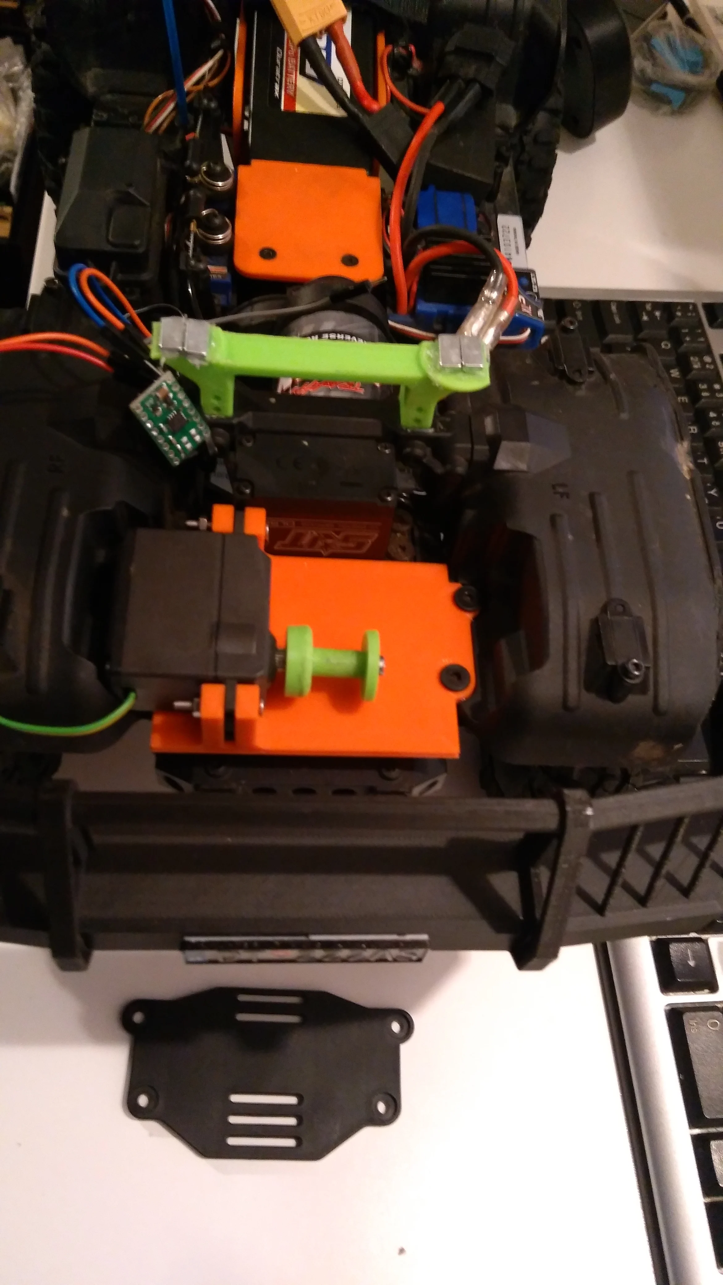 TRX4 Bronco mount for servo-winch on front tray