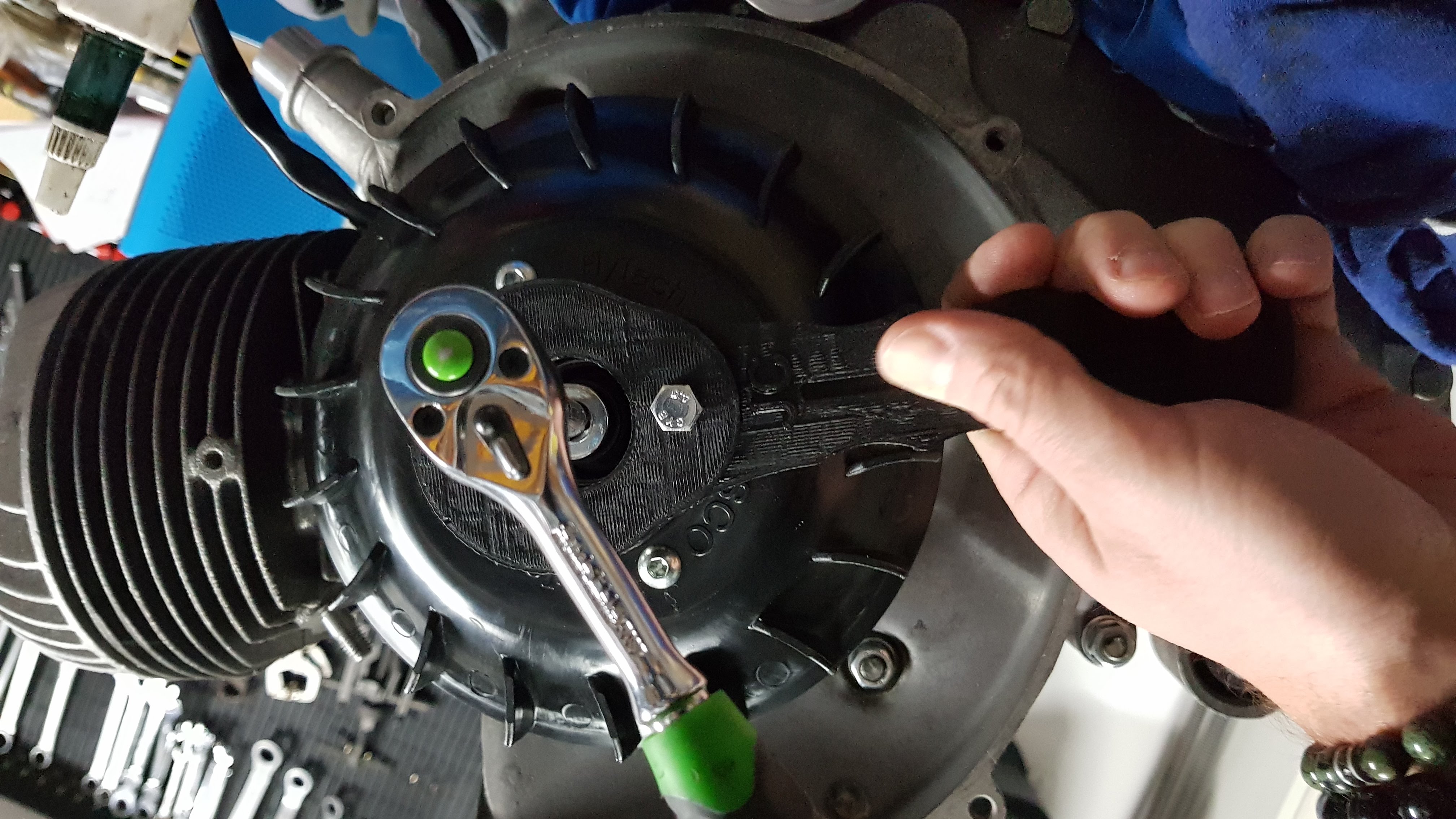 Vespa flywheel removal & mount tool