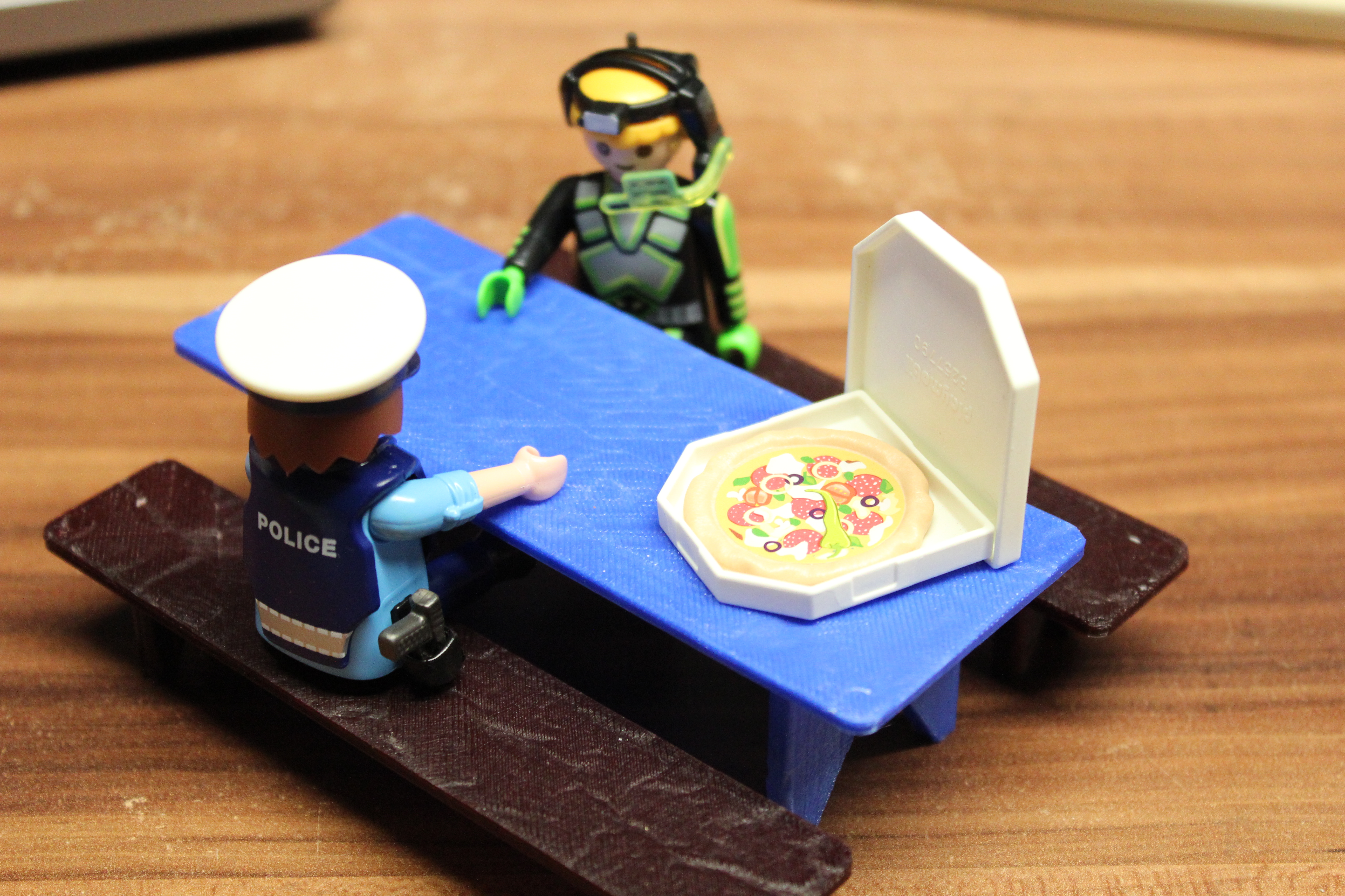 beer tent table [playfab 183002, playmobil compatible]