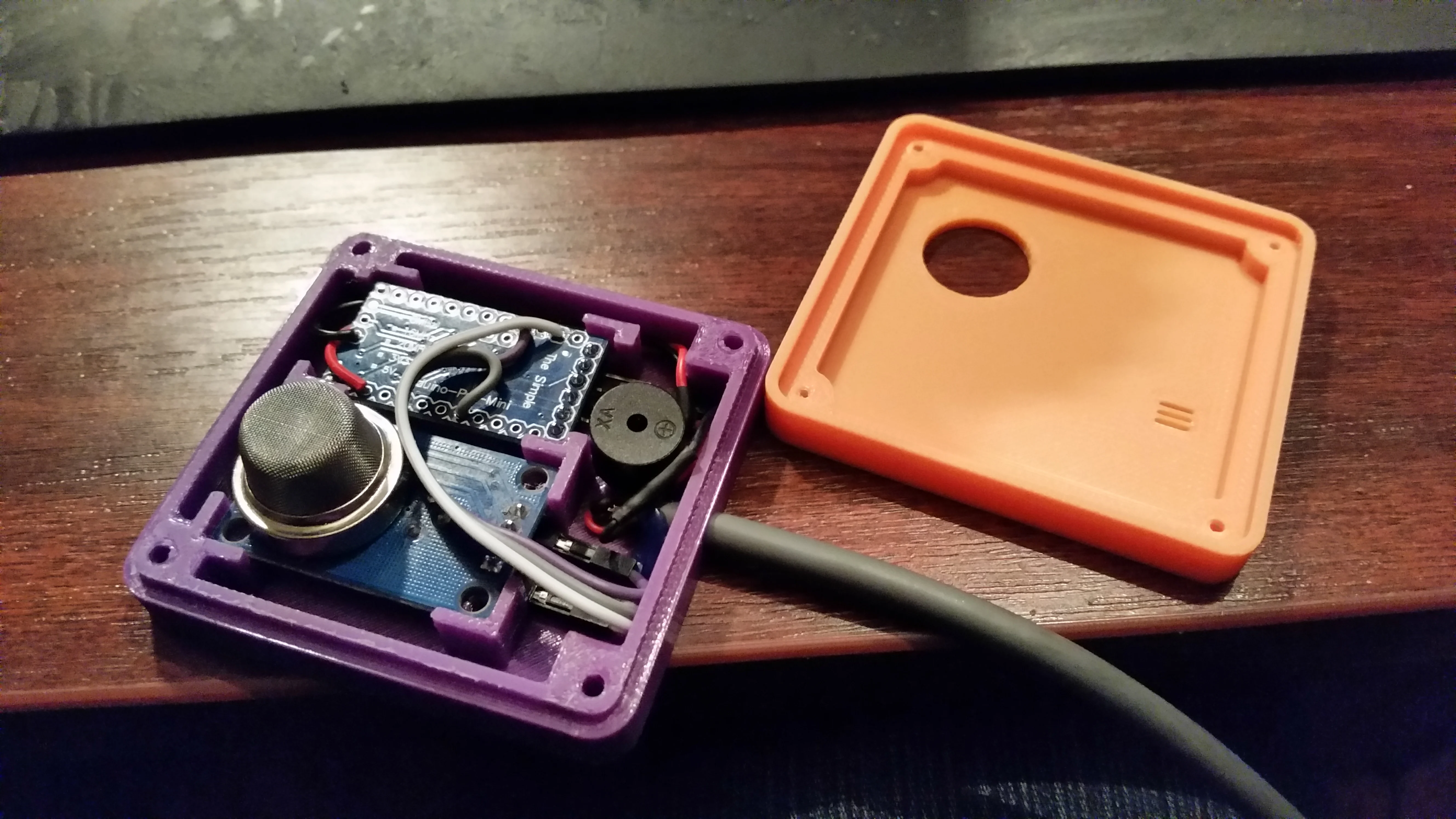 MQ2 gas sensor with Arduino pro mini case