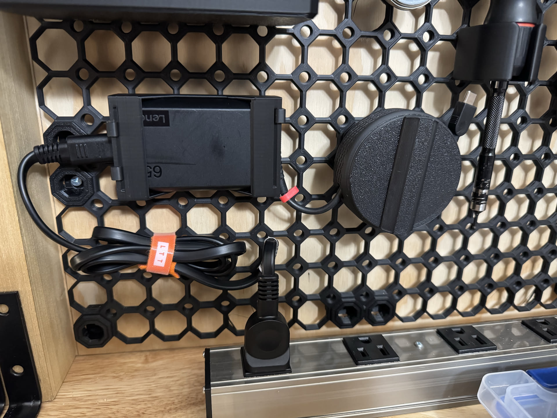 ThinkPad 65W Slim Power Brick Holder - Multiboard Compatible