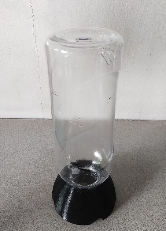Water bottle dryer stand