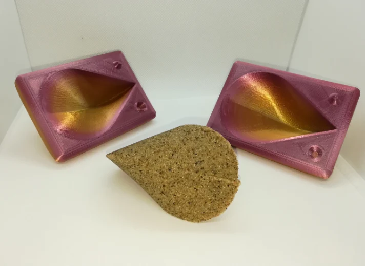 Oloid Mold for Casting with Kinetic Sand