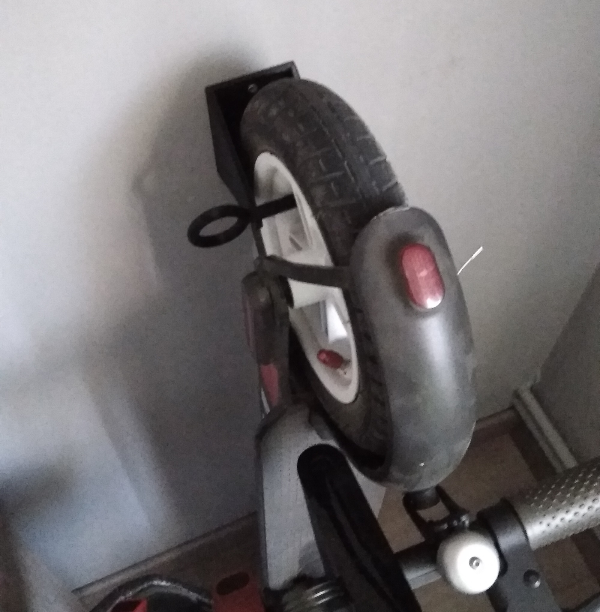 Wall support for xiaomi scooter (10" version)