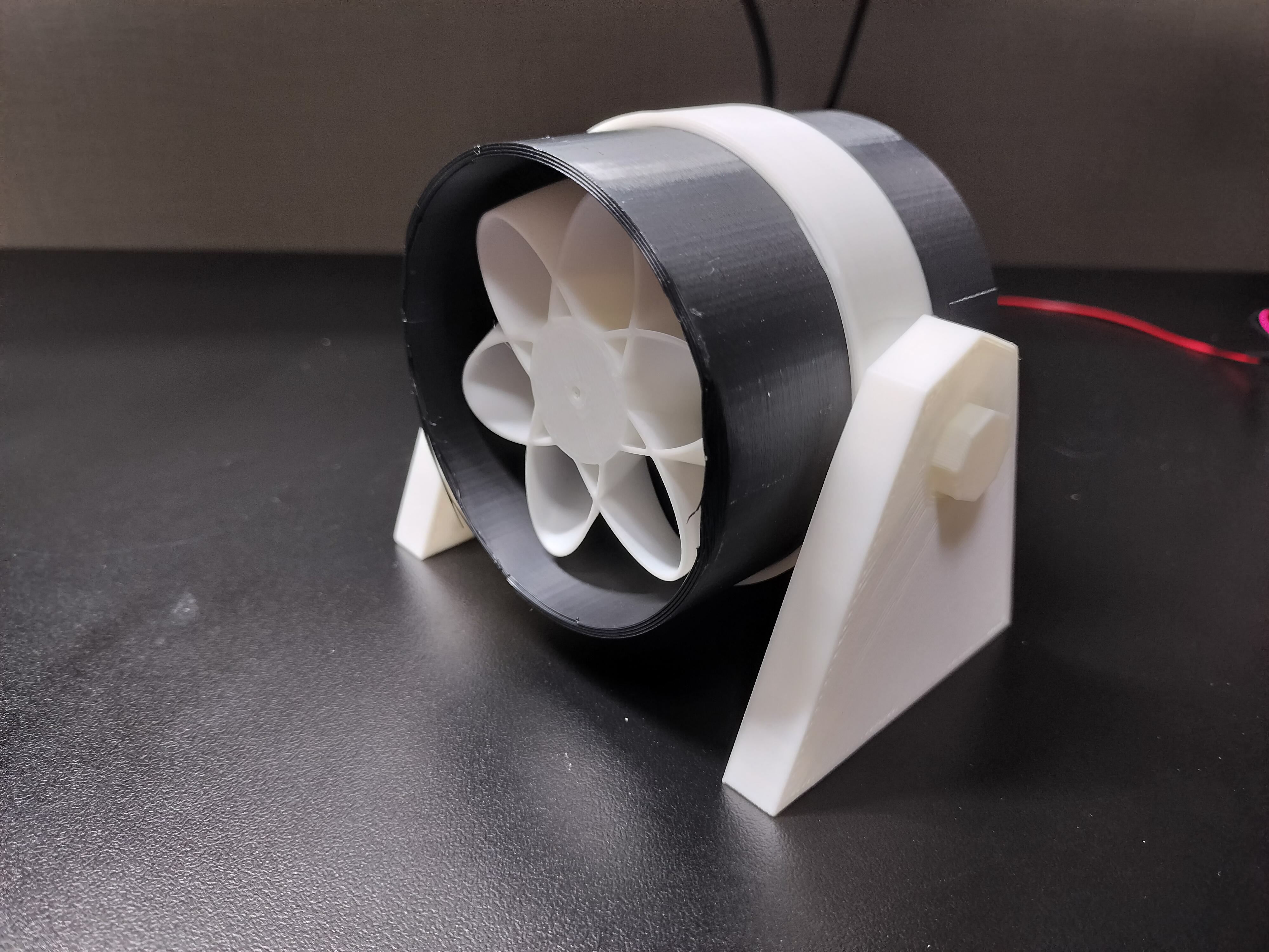 Toroidal desk fan