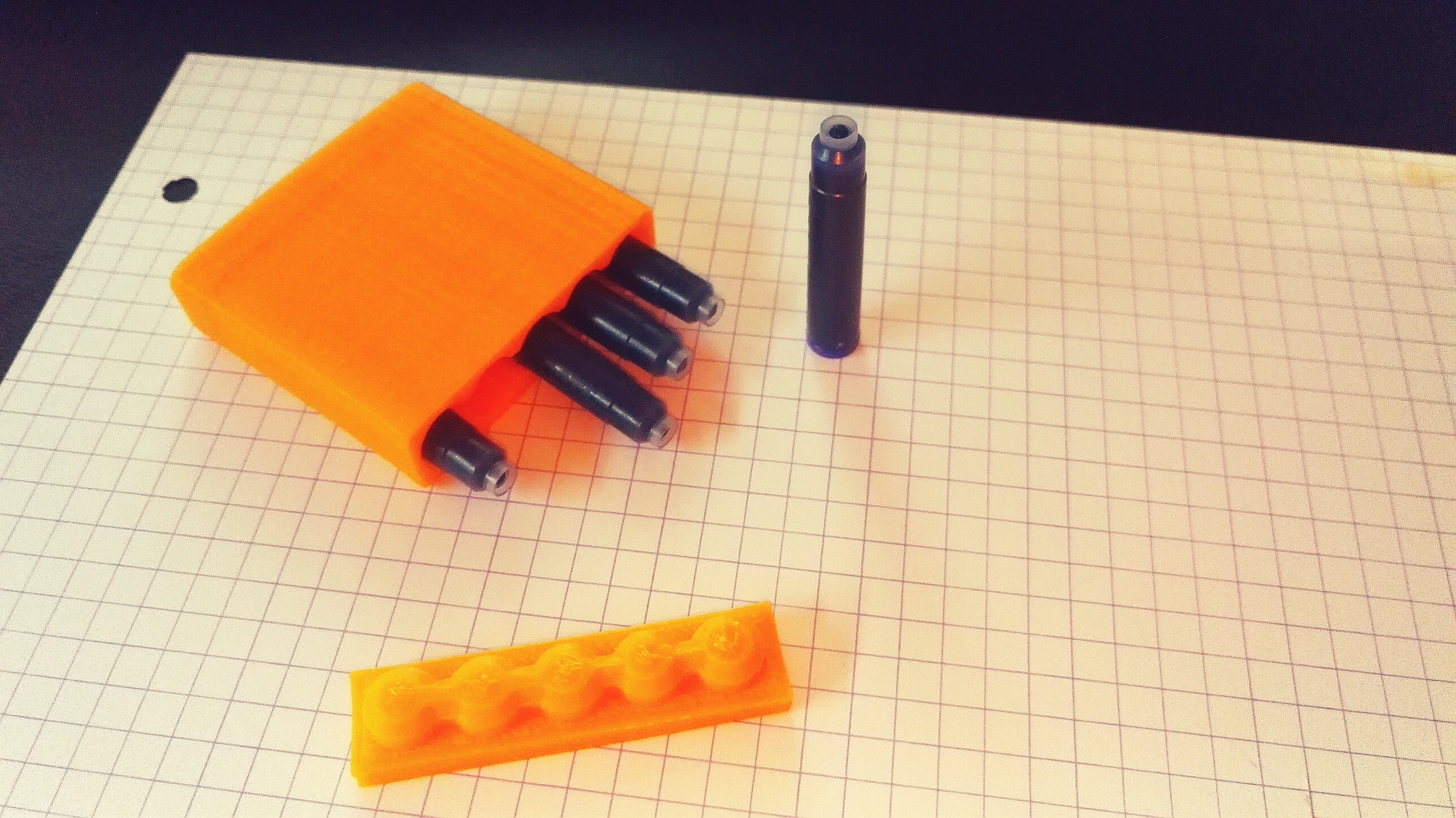 Ink Cartridge Container with lid