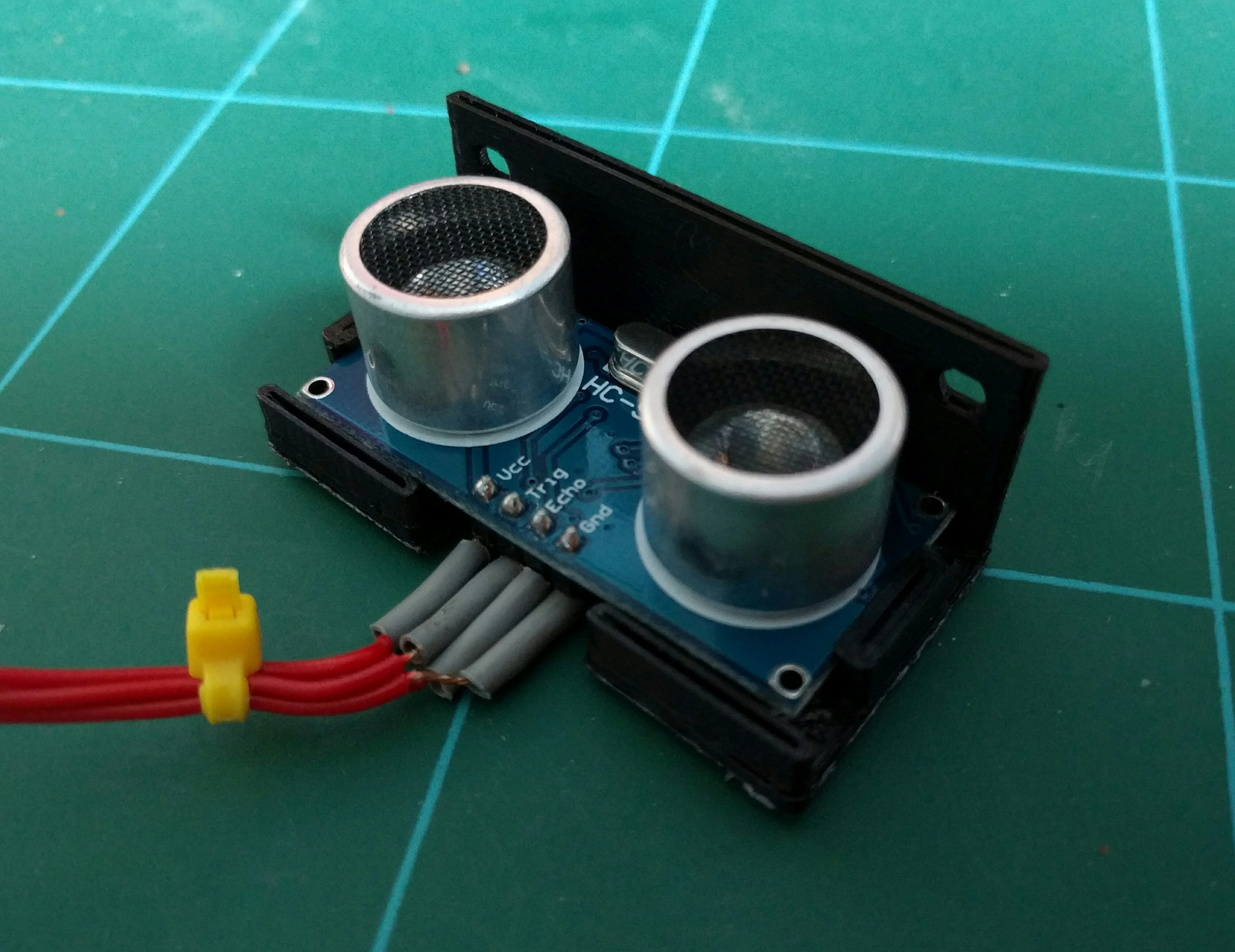 Ultrasonic sensor mount (HC-SRF04 / SR04)