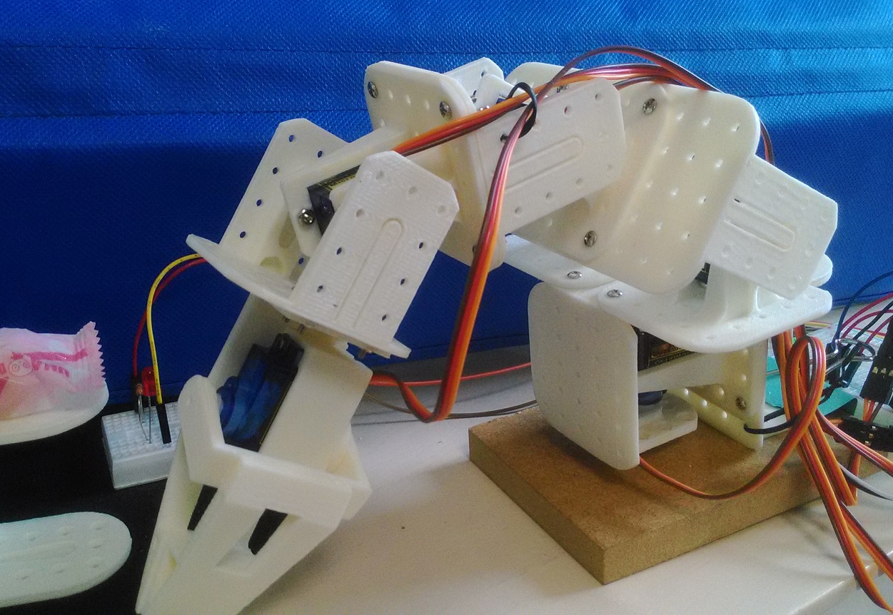 Servo motor folder(2mm pich)  for Tower-pro made SG90