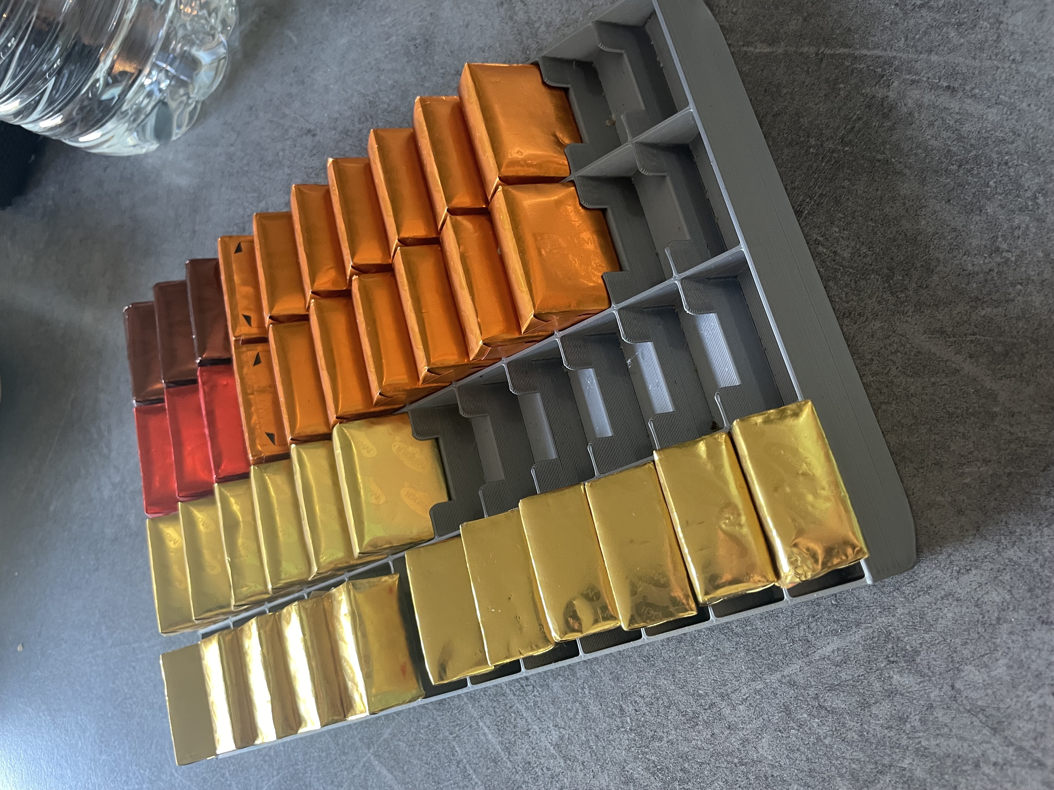 storage for Maggi stock -- rangement pour bouillon Maggi