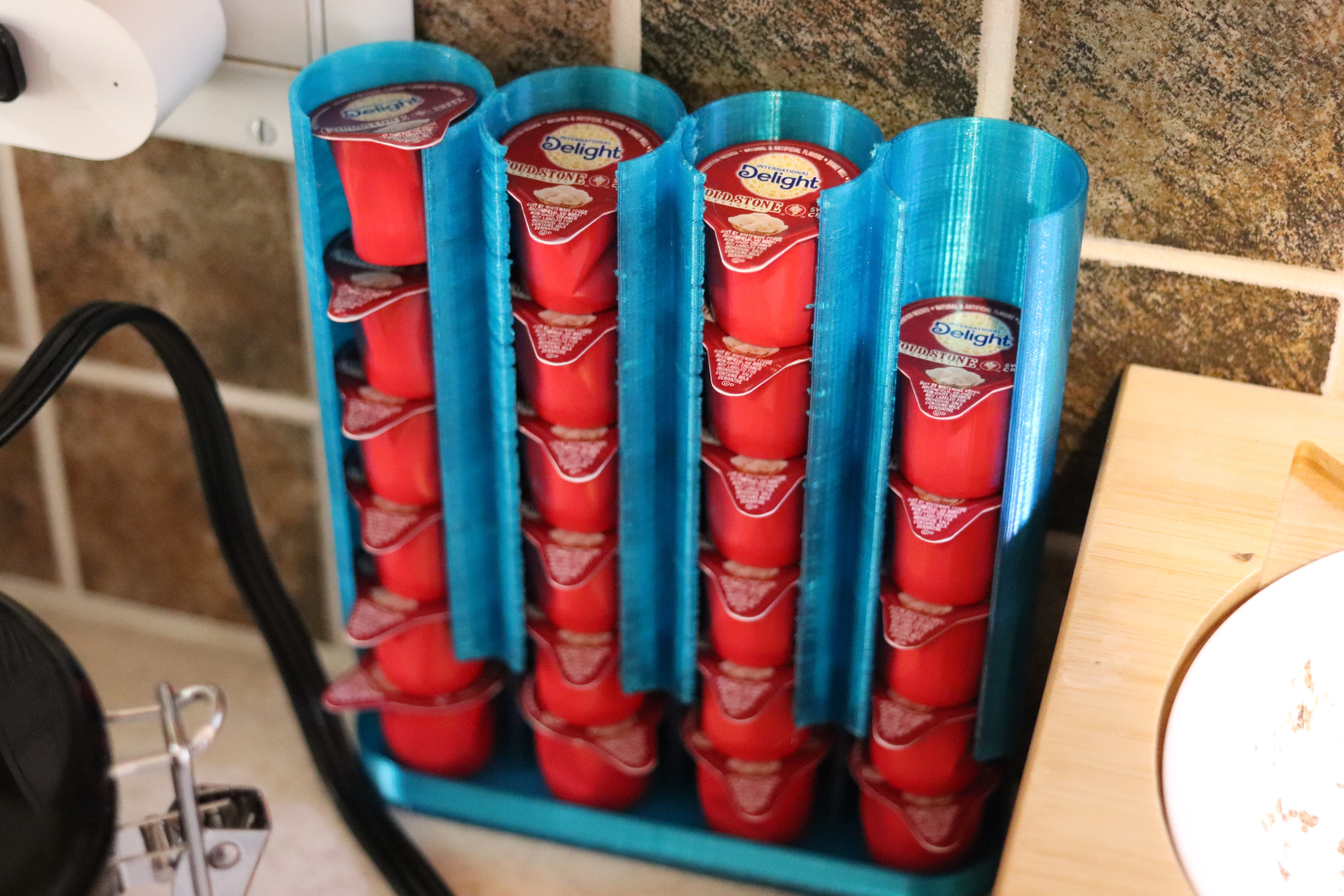 Coffee creamer organizer