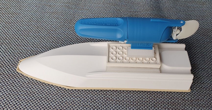Underwater motor interface for Lego sailboat 60438