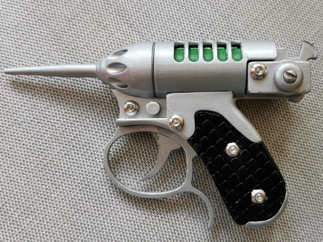 Men in Black Noisy cricket prop / model