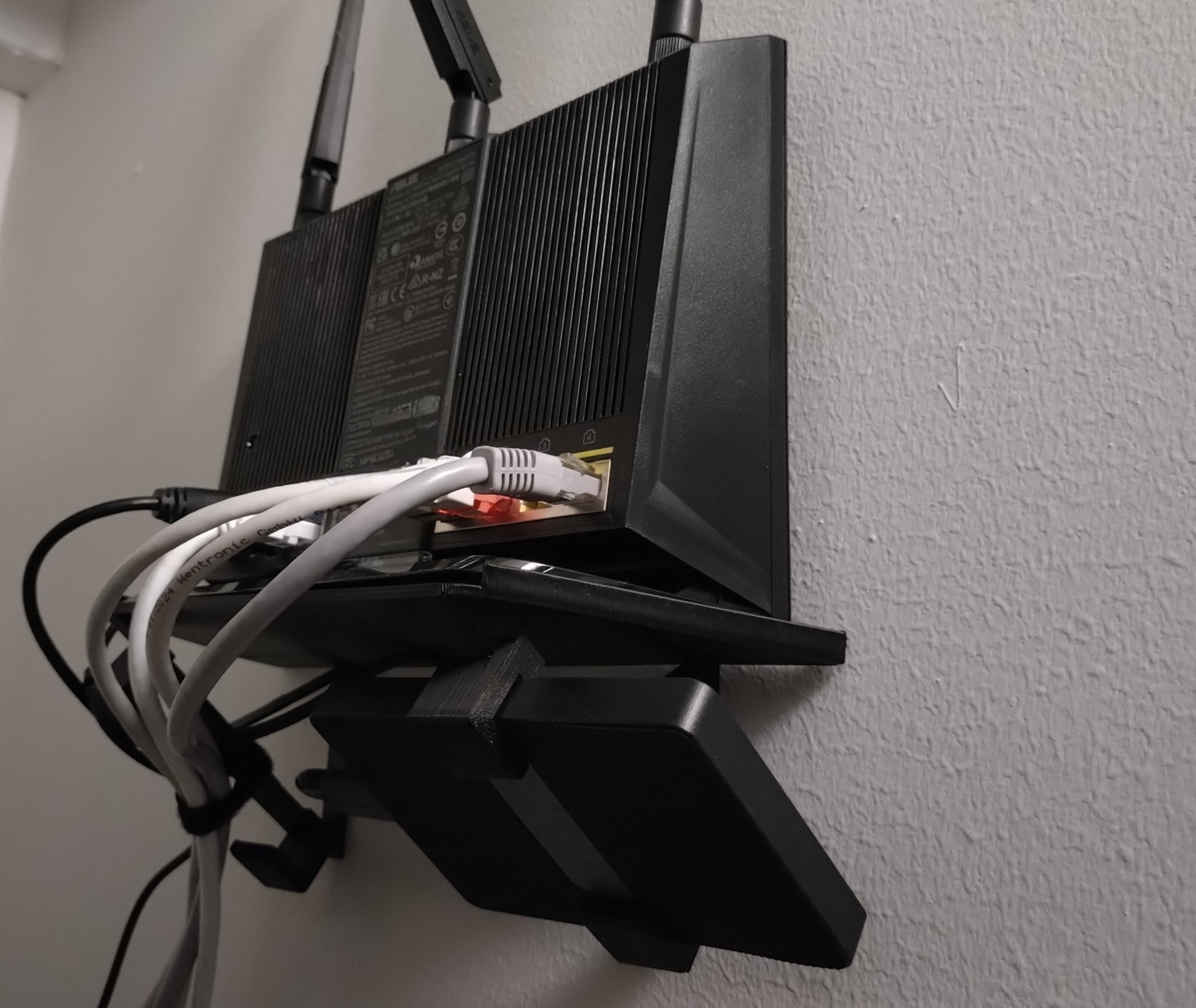 Wallstand for Asus RT-AC86U router with HDD holder