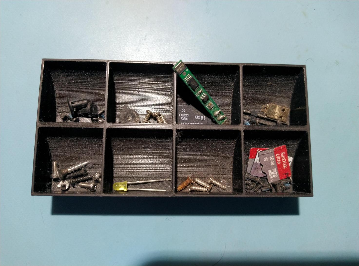 Screw organizer during device repair