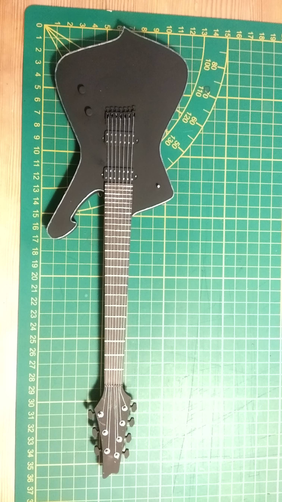 Ibanez Iceman mini guitar model