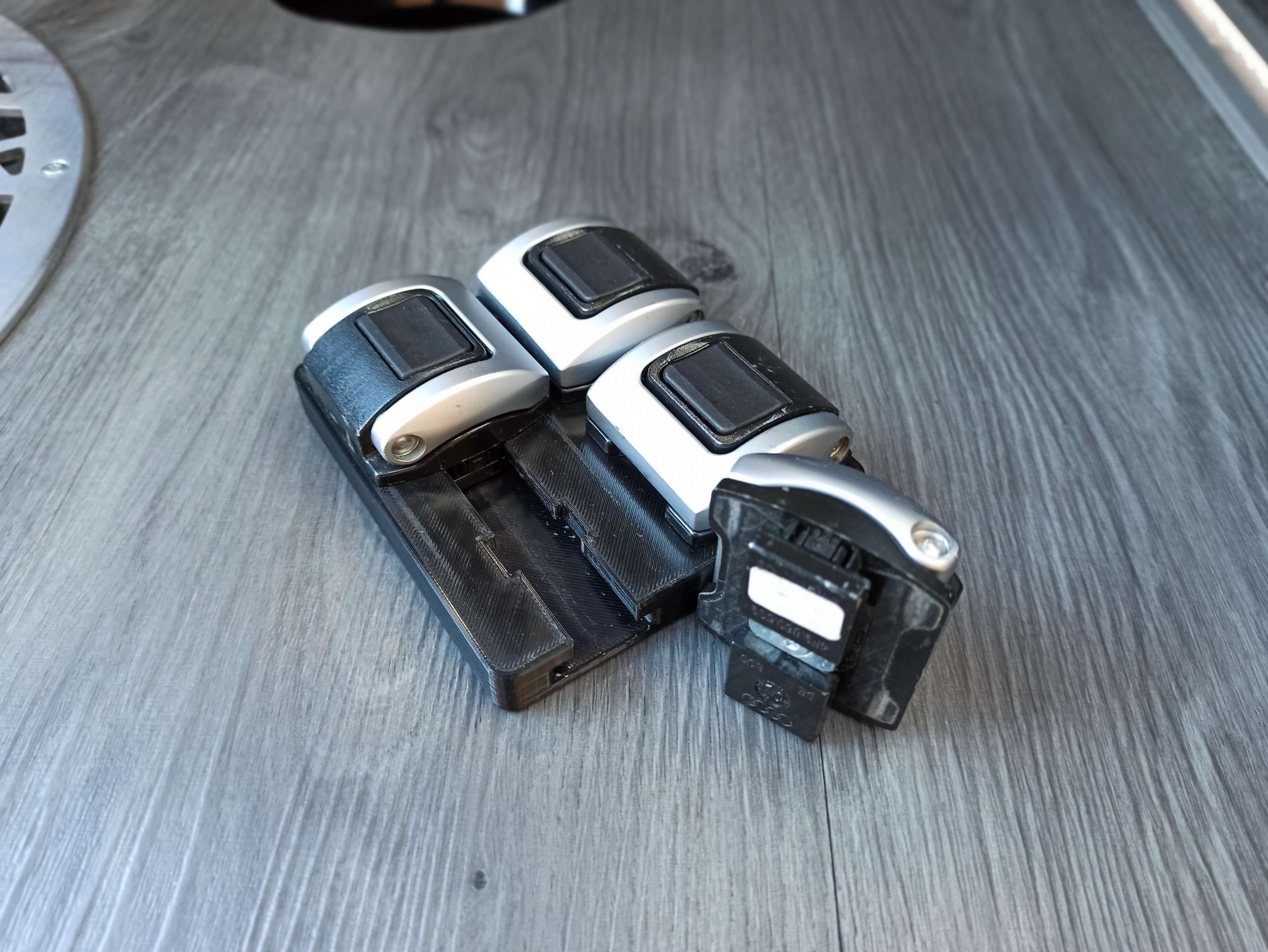 VAG Audi A4 A5 A6 Q5 Q7 safety eyelet holder