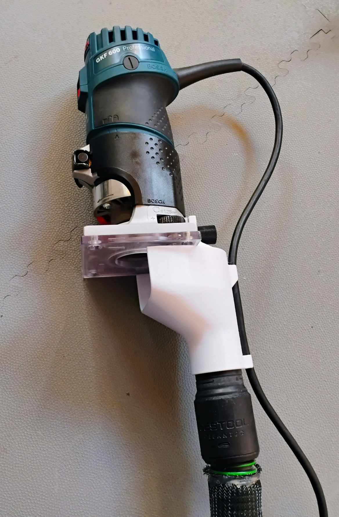Bosch Professional GKF 600 Kantenfräse Absaugadapter senkrecht