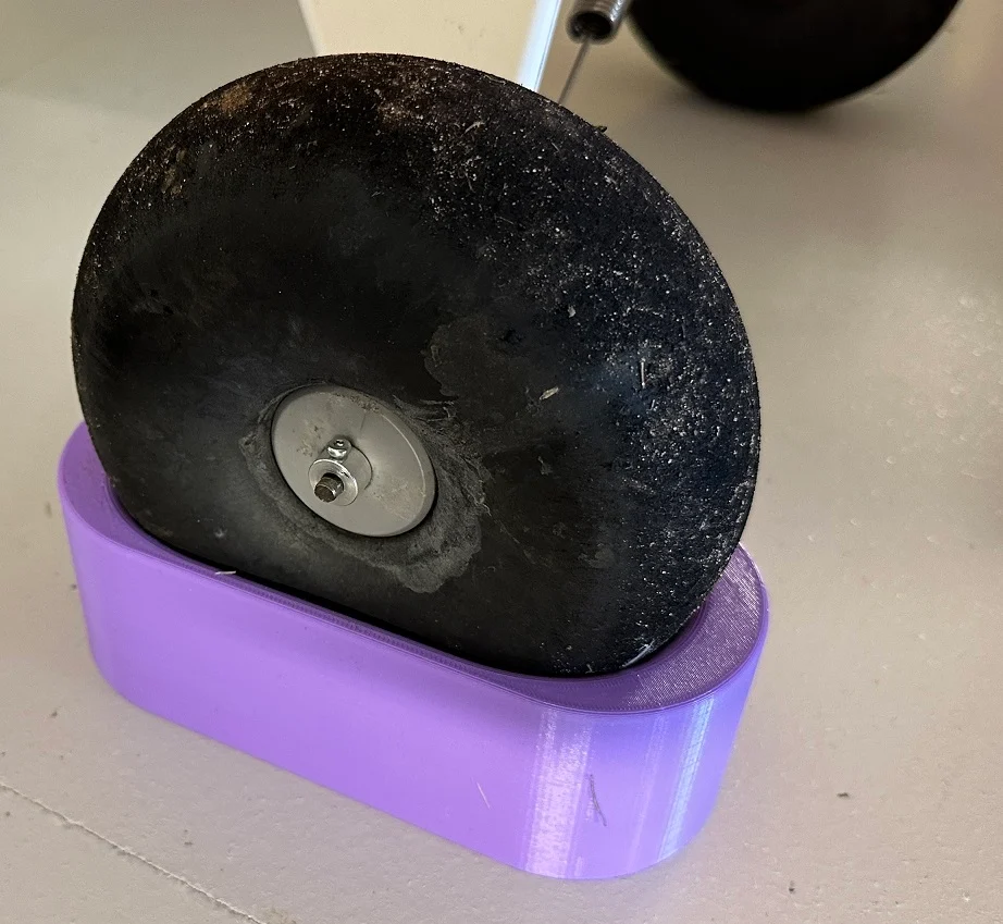 RC plane Wheel trays roundness preserver