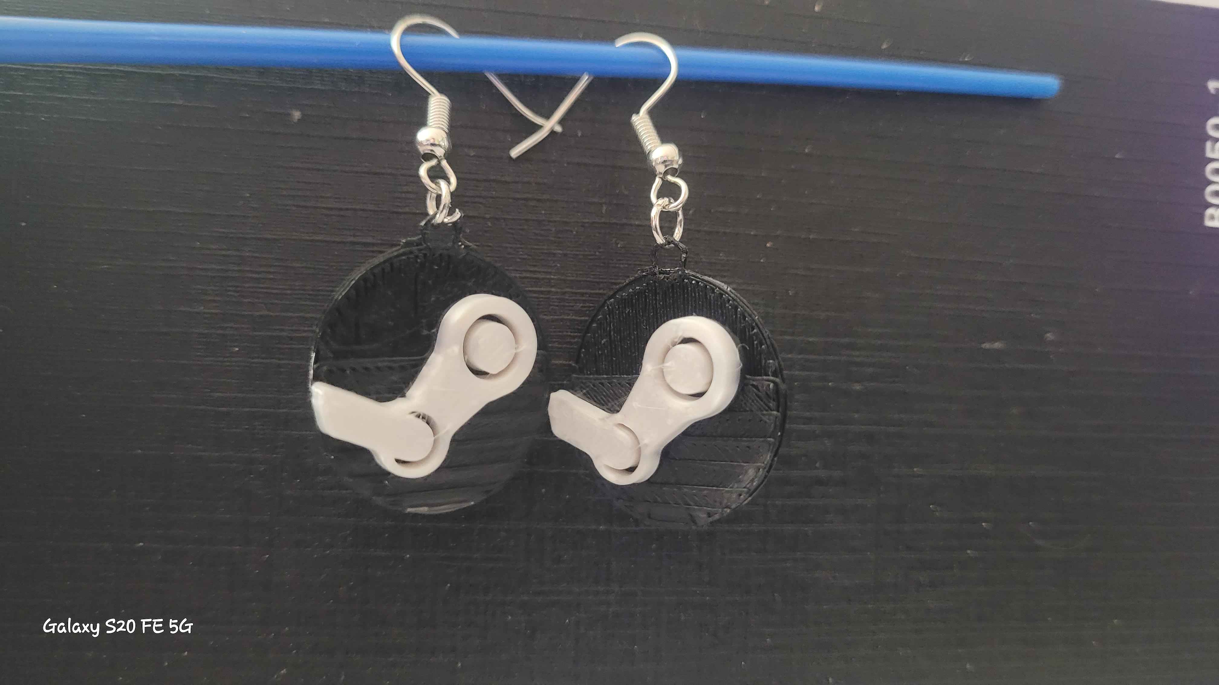 boucle d'oreille steam