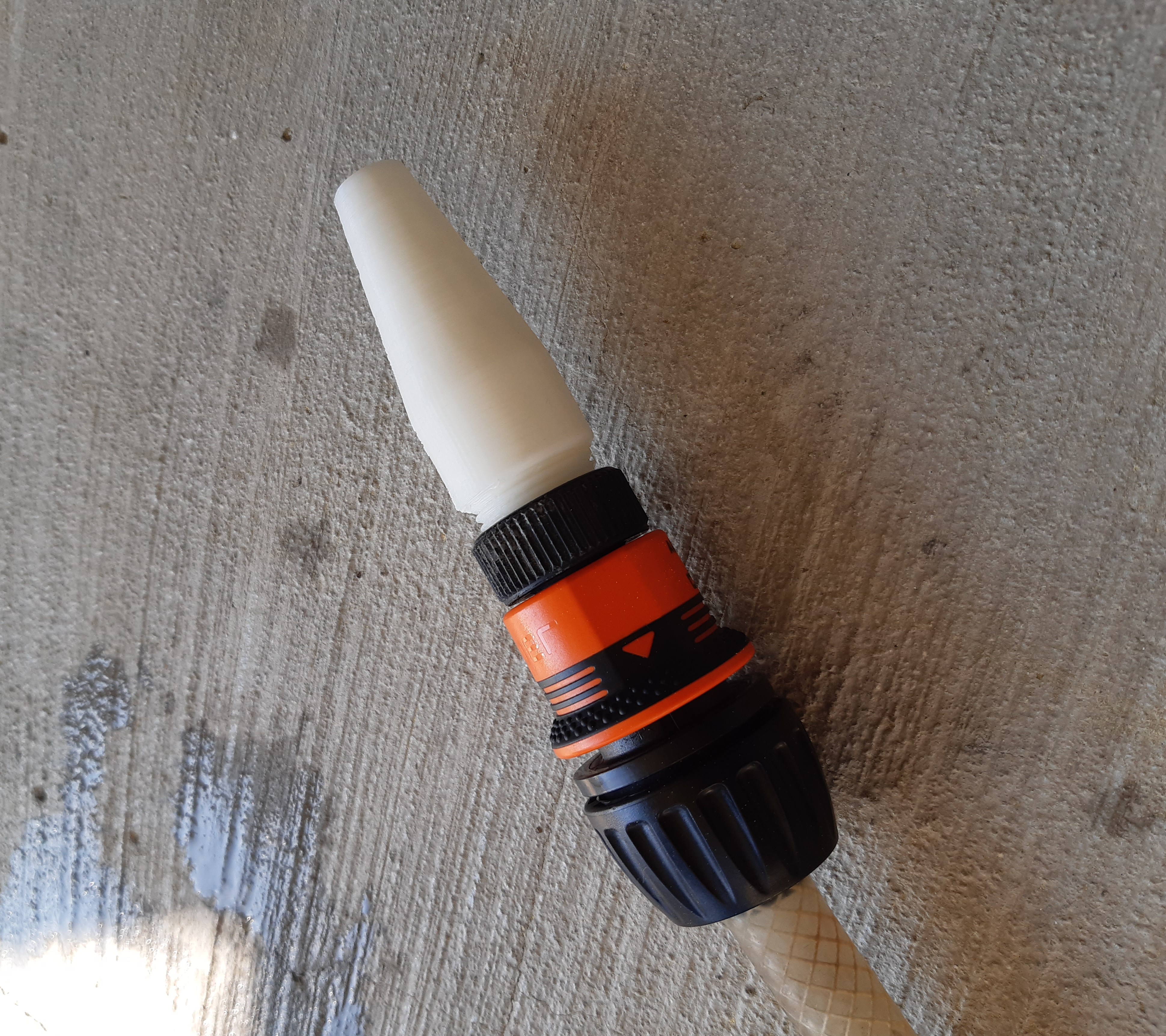 Garden hose nozzle
