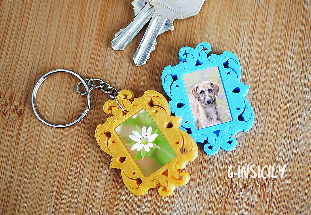 Baroque photoframe Keychain