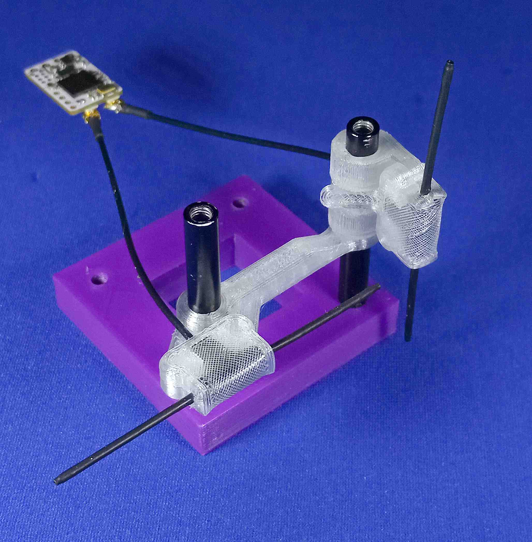 Tracer Horizontal Vertical Antenna Mount