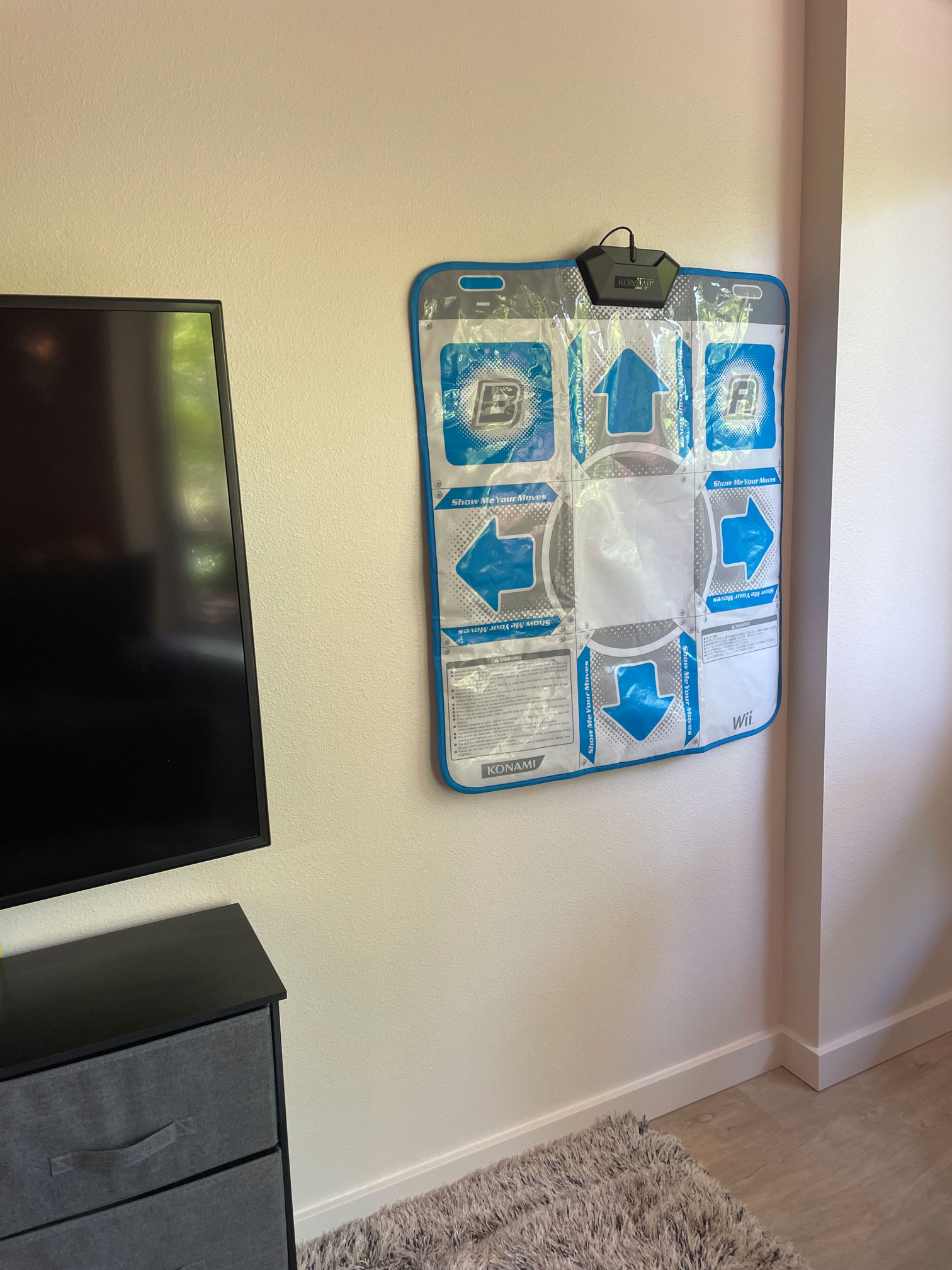 Wall mount for Dance Dance Revolution pad