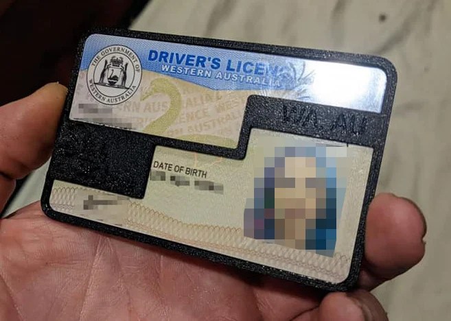 IdentiFryer (Hide unnecessary information when copying photo IDs)