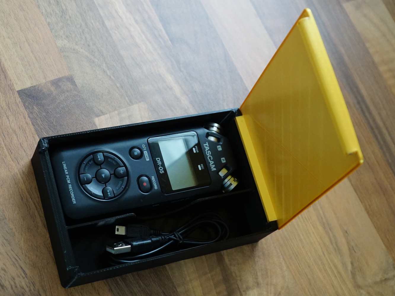 Tascam DR-05 Box