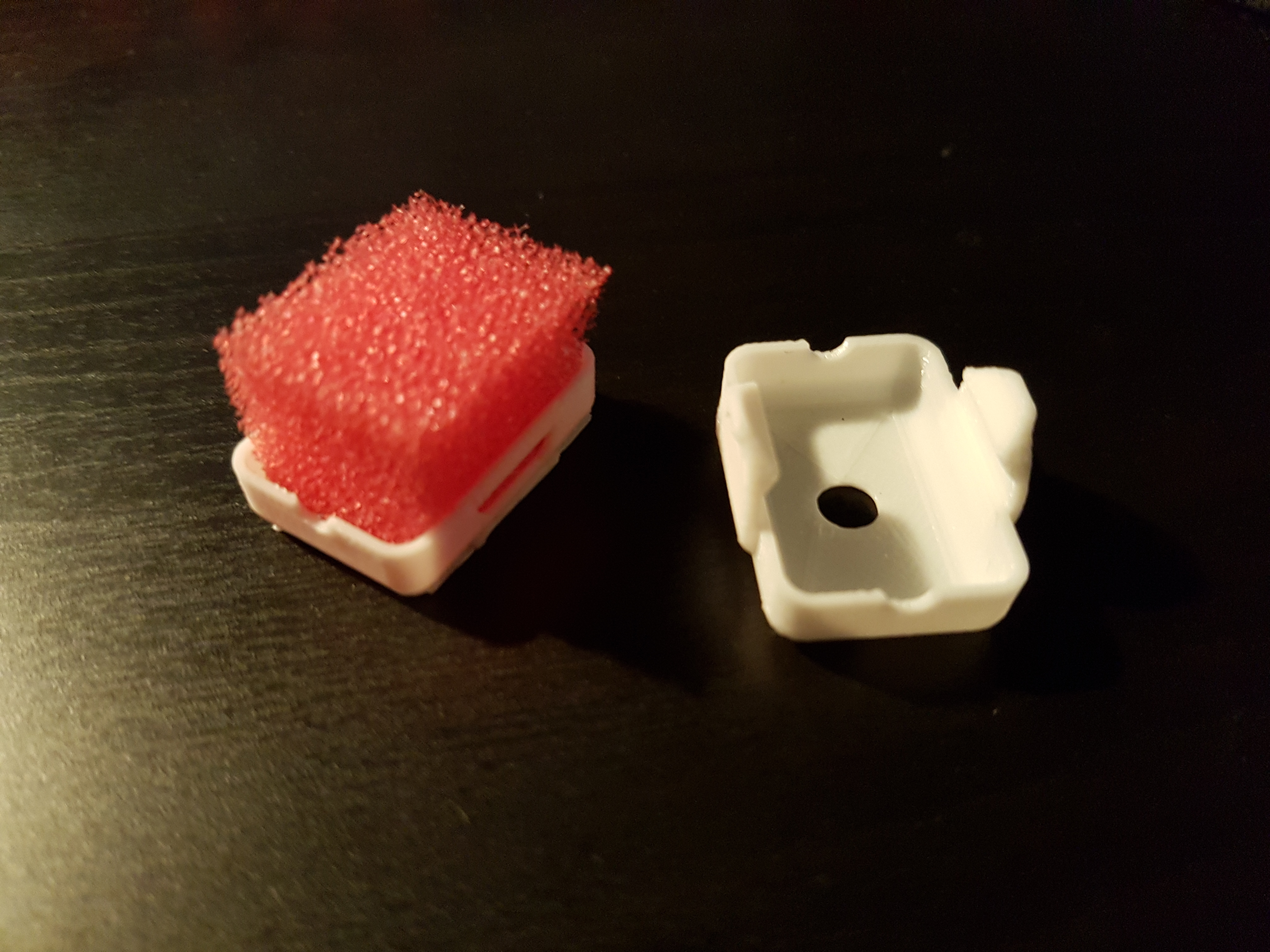 Clip-on filament cleaner/oiler (Remix)