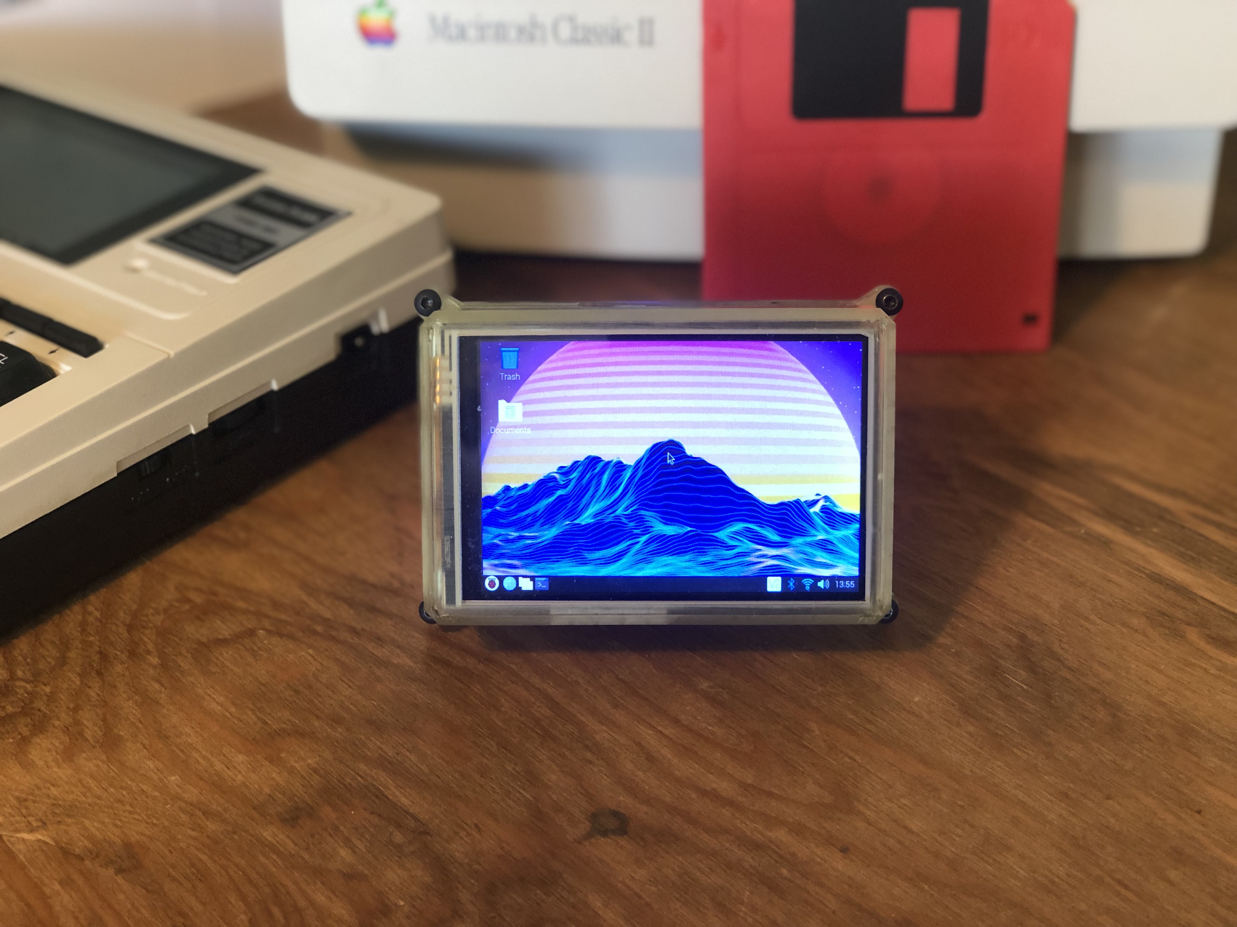 Raspberry Pi 4 Handheld Wireless Touchscreen Computer