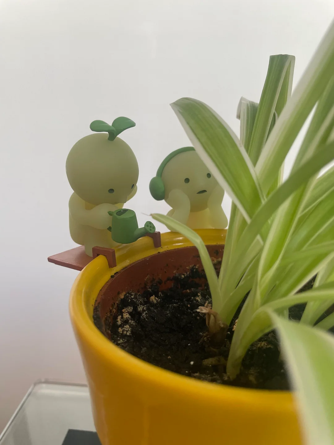 small platform for plant pot smiski