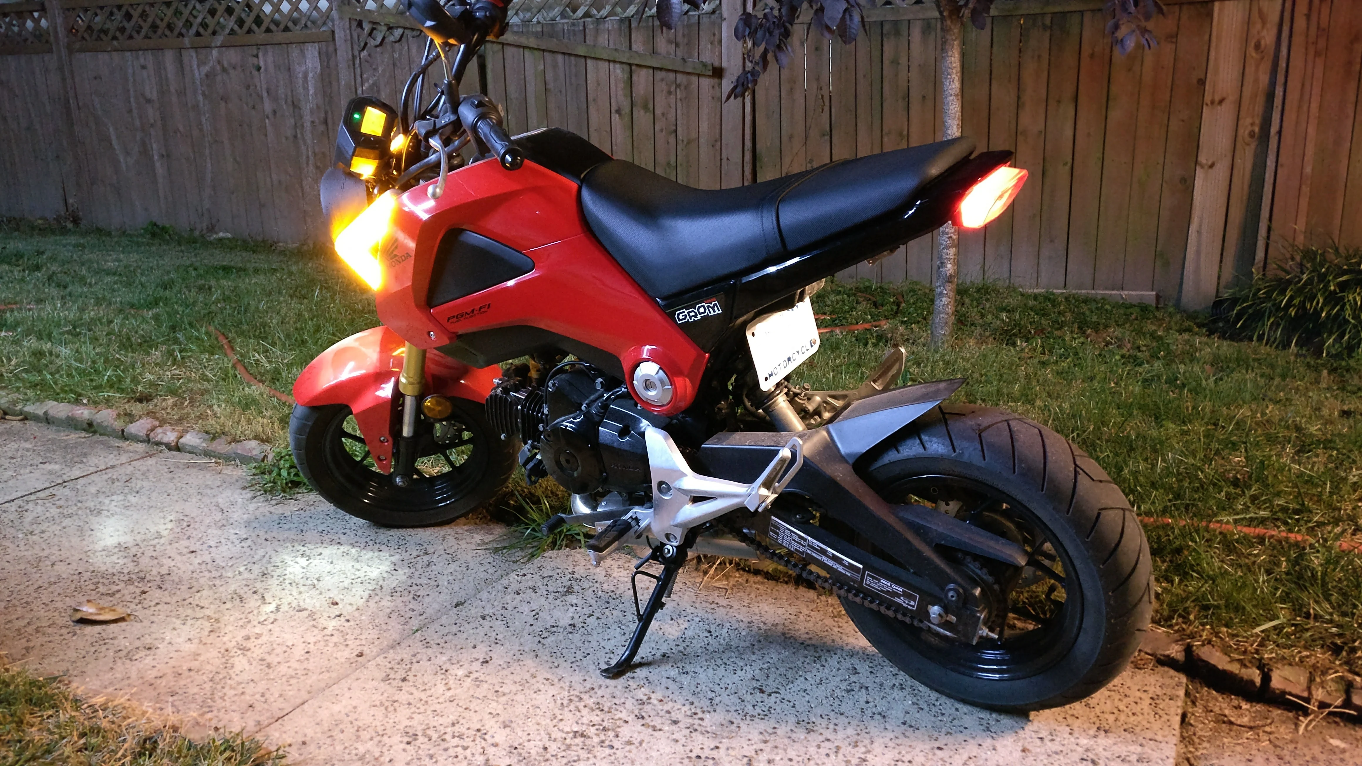 Honda Grom Fender Eliminator (license plate mount)