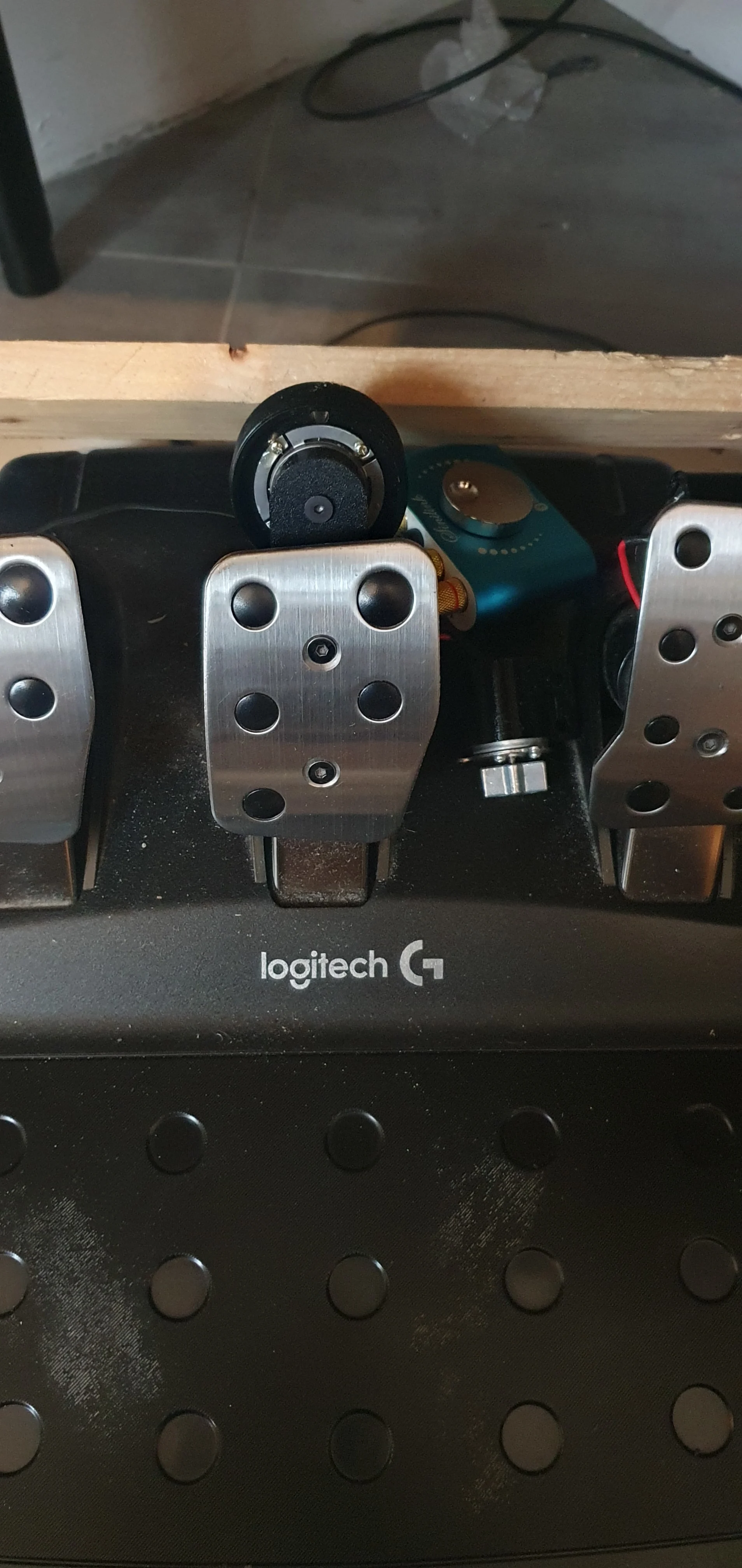 Logitech G29 Bass Shaker mount