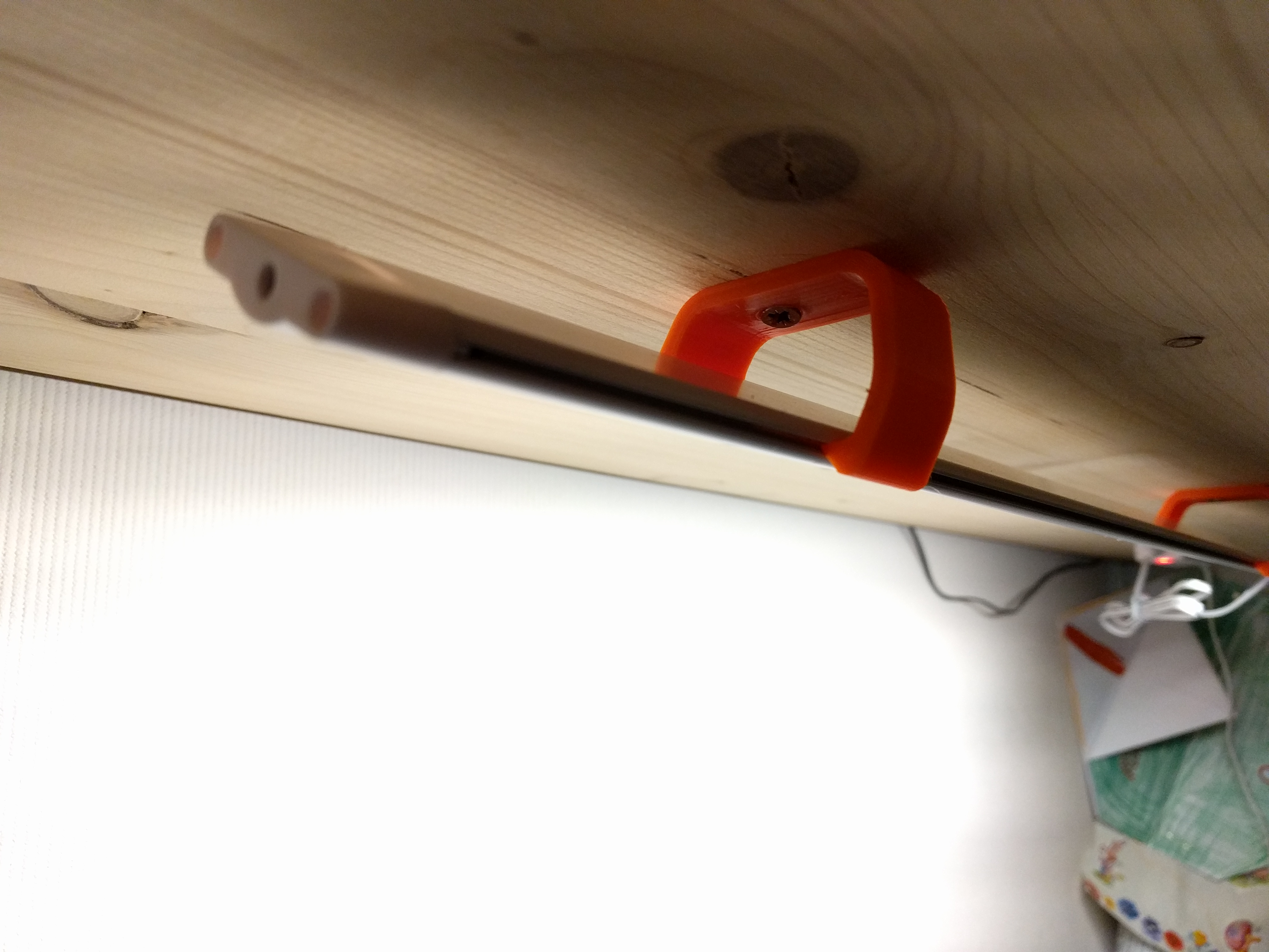 Clip / Halter 30° für LED-Schrankleuchte "Malmbergs Zeta"