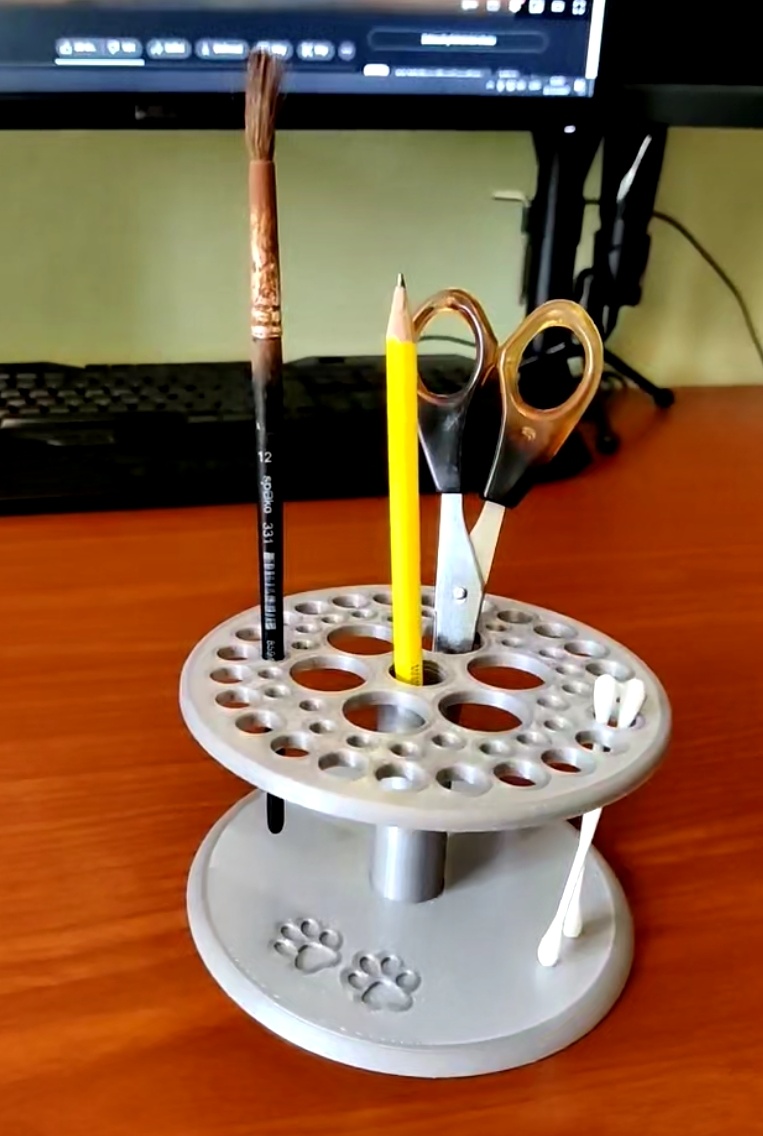 Stand for makeup tools
