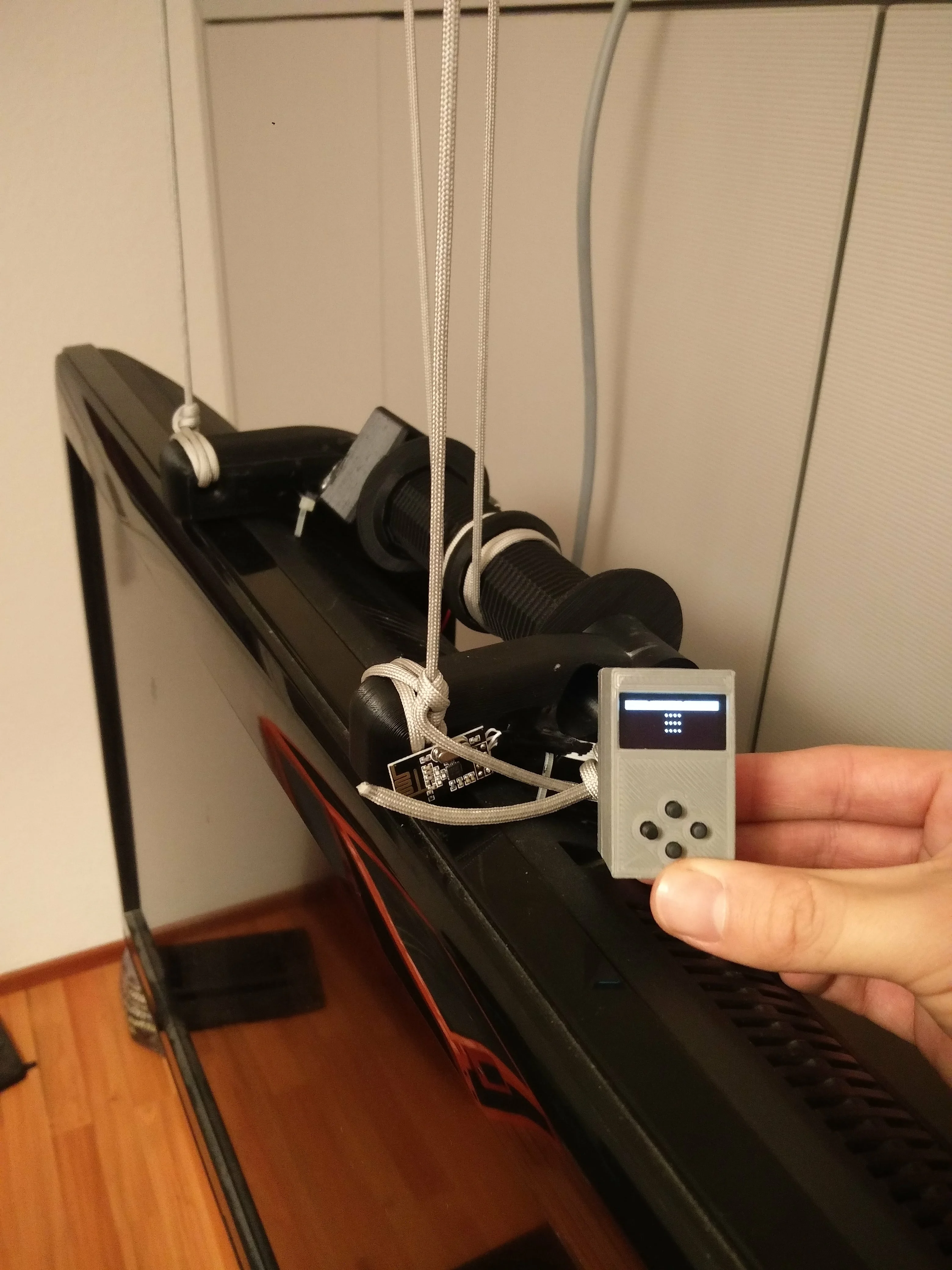 3d printed TV elevator / suspension with remotecontrol