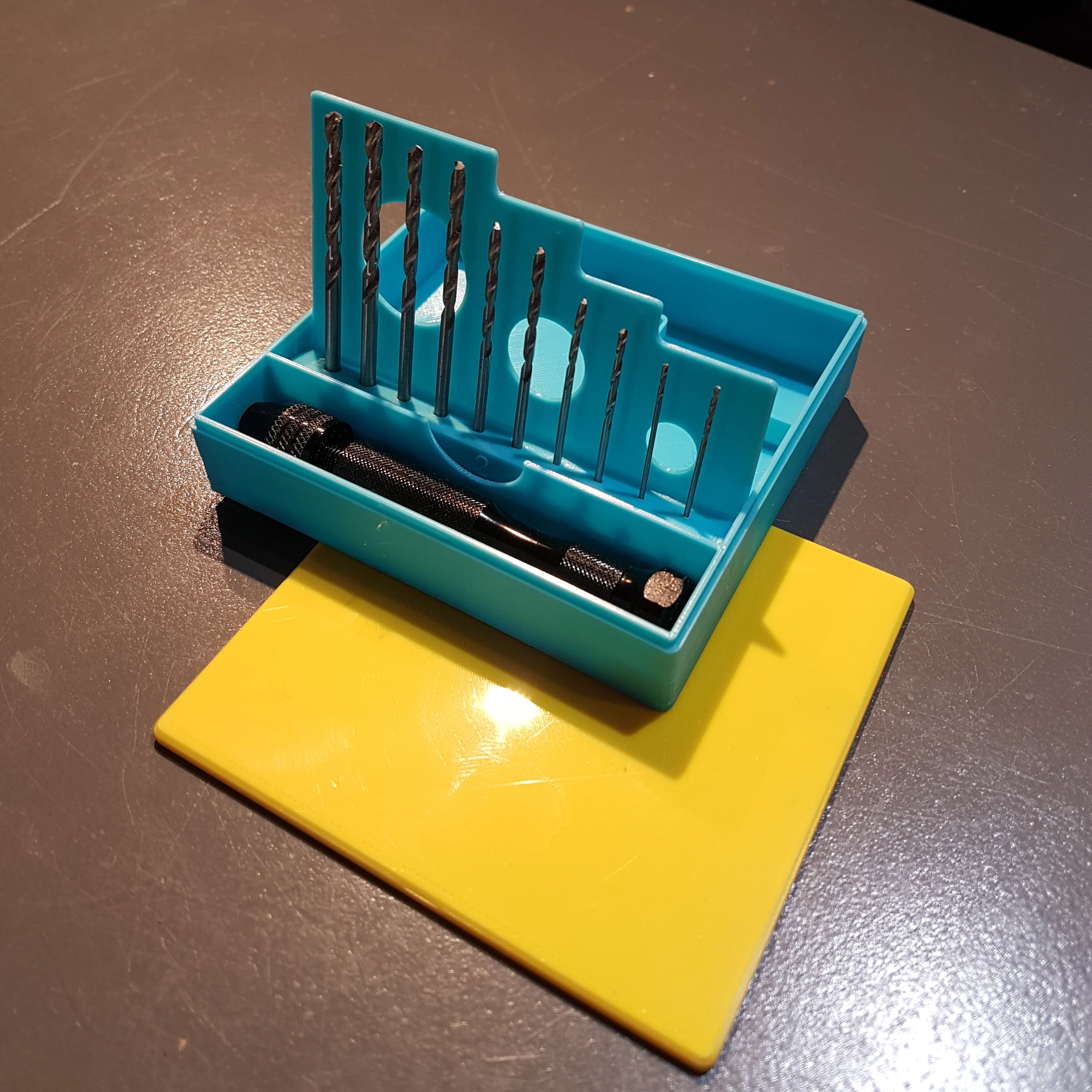 Drill bits and handtool Box (Coffret pour forets et porte forets)
