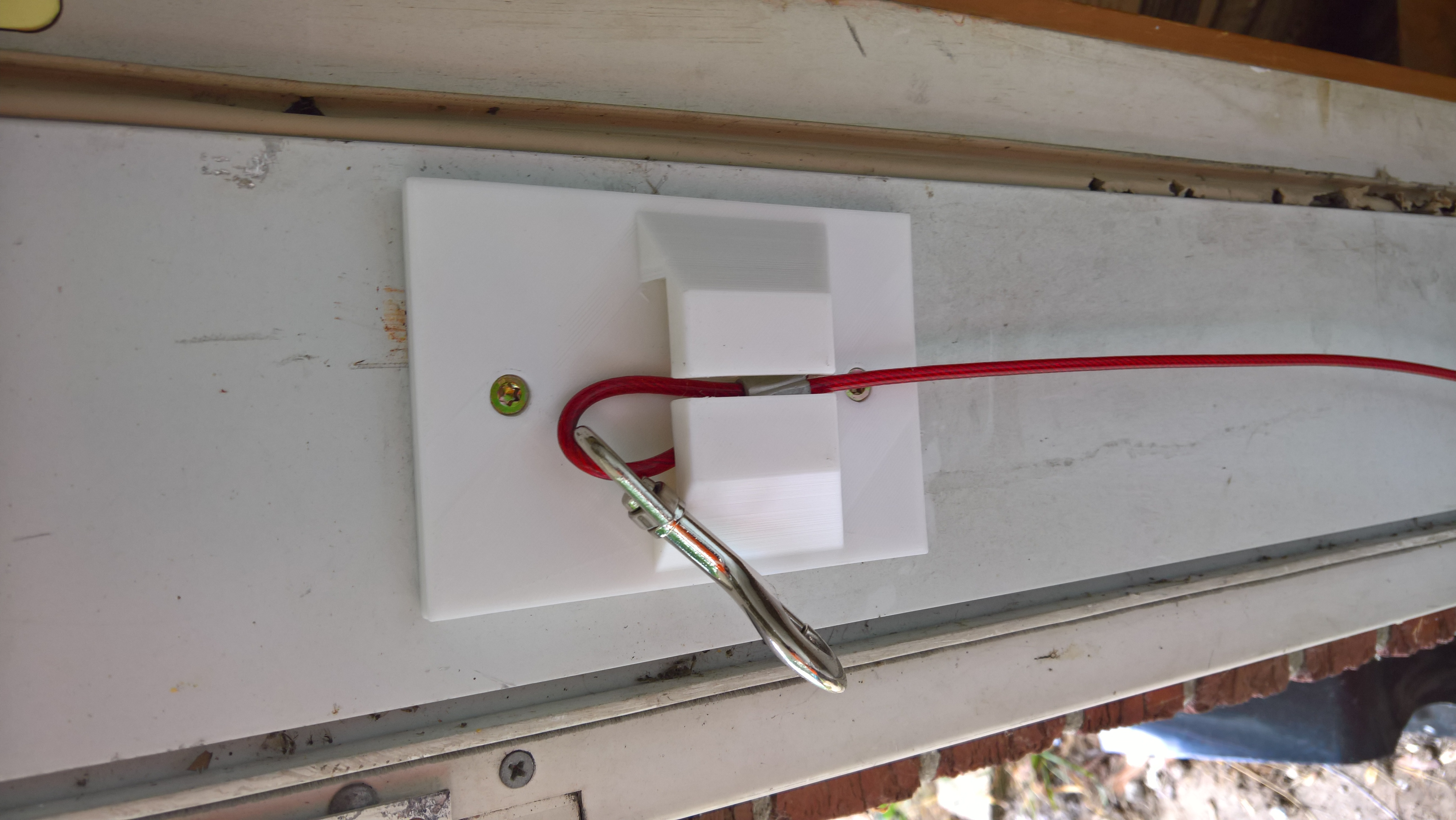 leash hanger