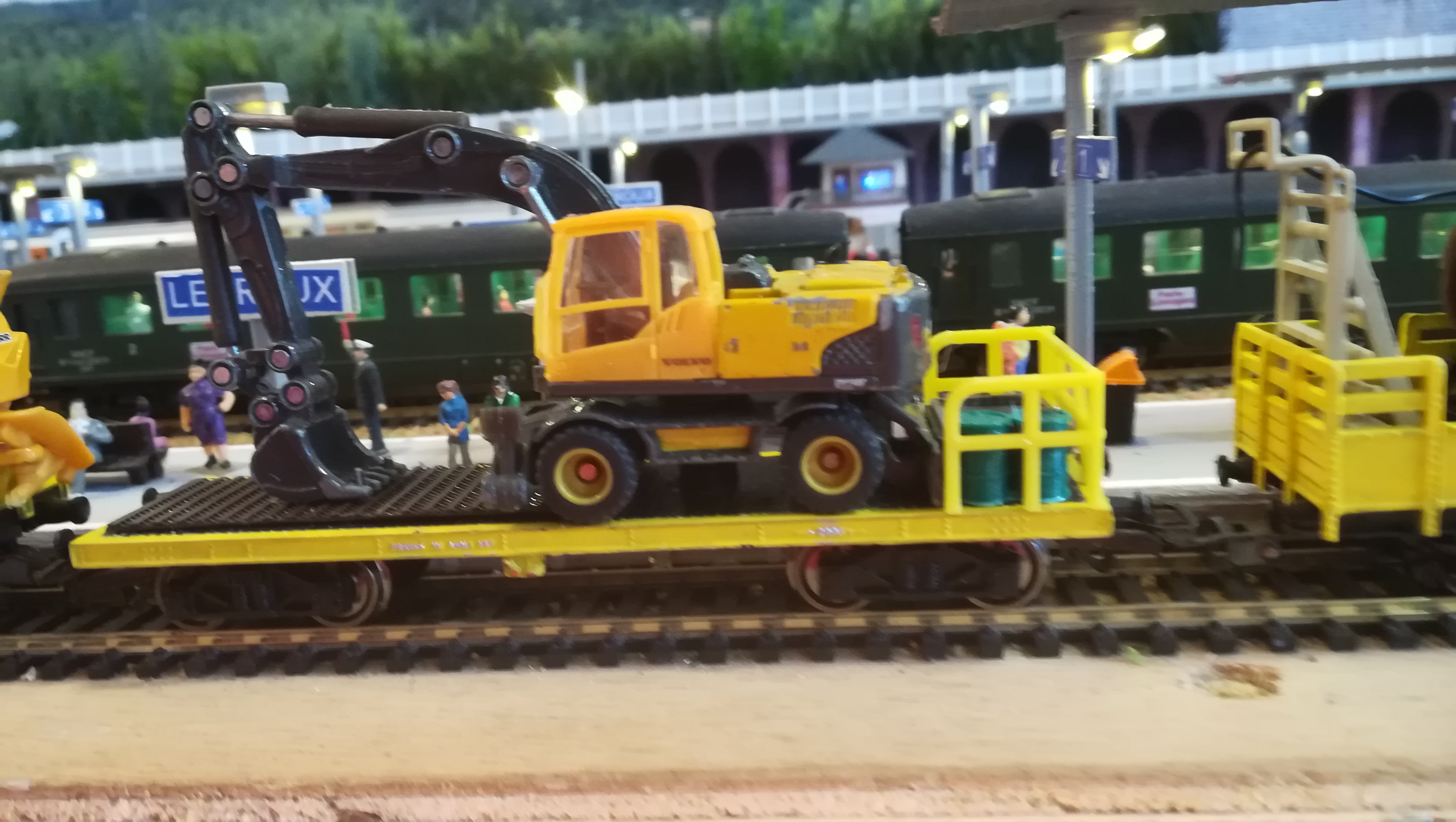 Wagon porte pelleteuse HO - HO excavator carrier wagon